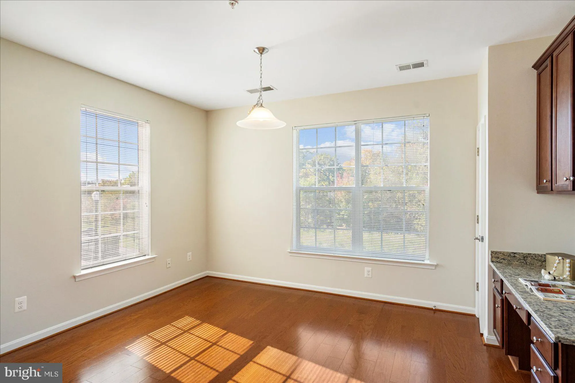 Property Slideshow image 10 of 42 | 601 quicksilver ct unit 203, Reisterstown, MD, 21136