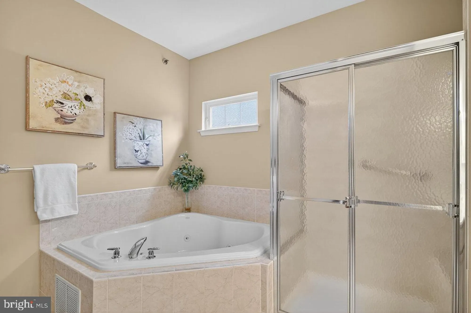 Property Slideshow image 24 of 35 | 55 rainflower ln, Princeton Junction, NJ, 08550