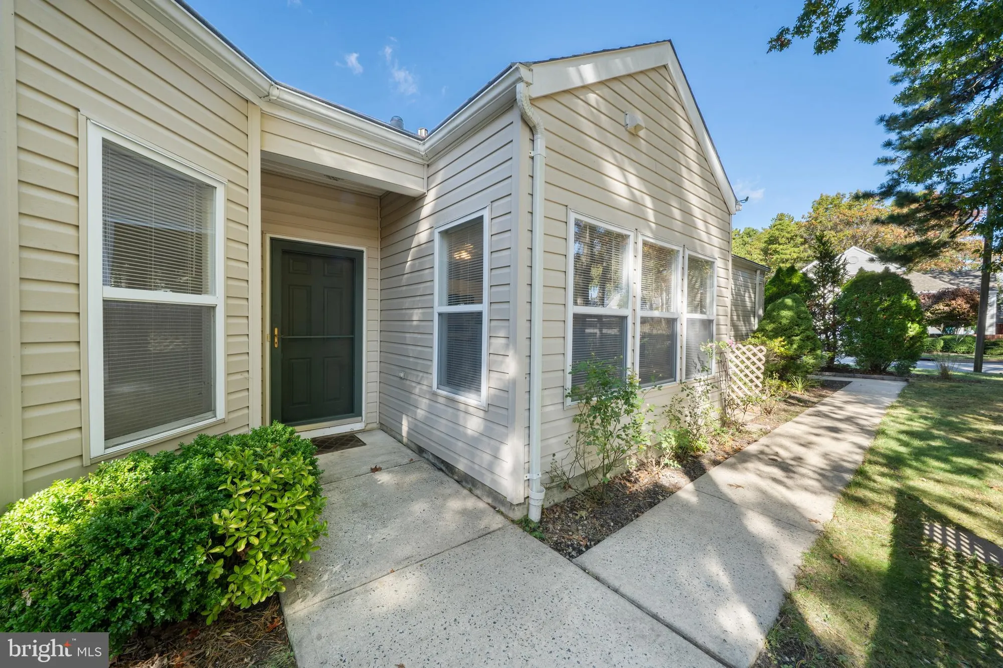 Property Slideshow image 25 of 36 | 16 newport rd, Manahawkin, NJ, 08050