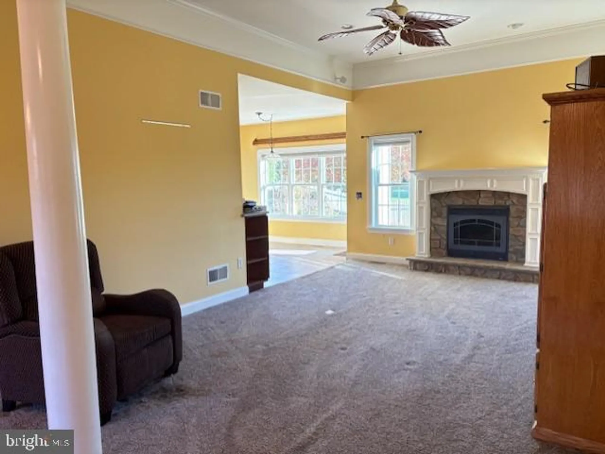 Property Slideshow image 9 of 18 | 121 copper beech ln, Womelsdorf, PA, 19567