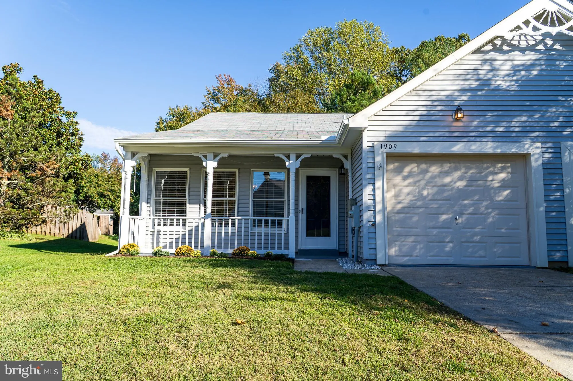 Property Slideshow image 2 of 25 | 1909 marconi cir, Annapolis, MD, 21401