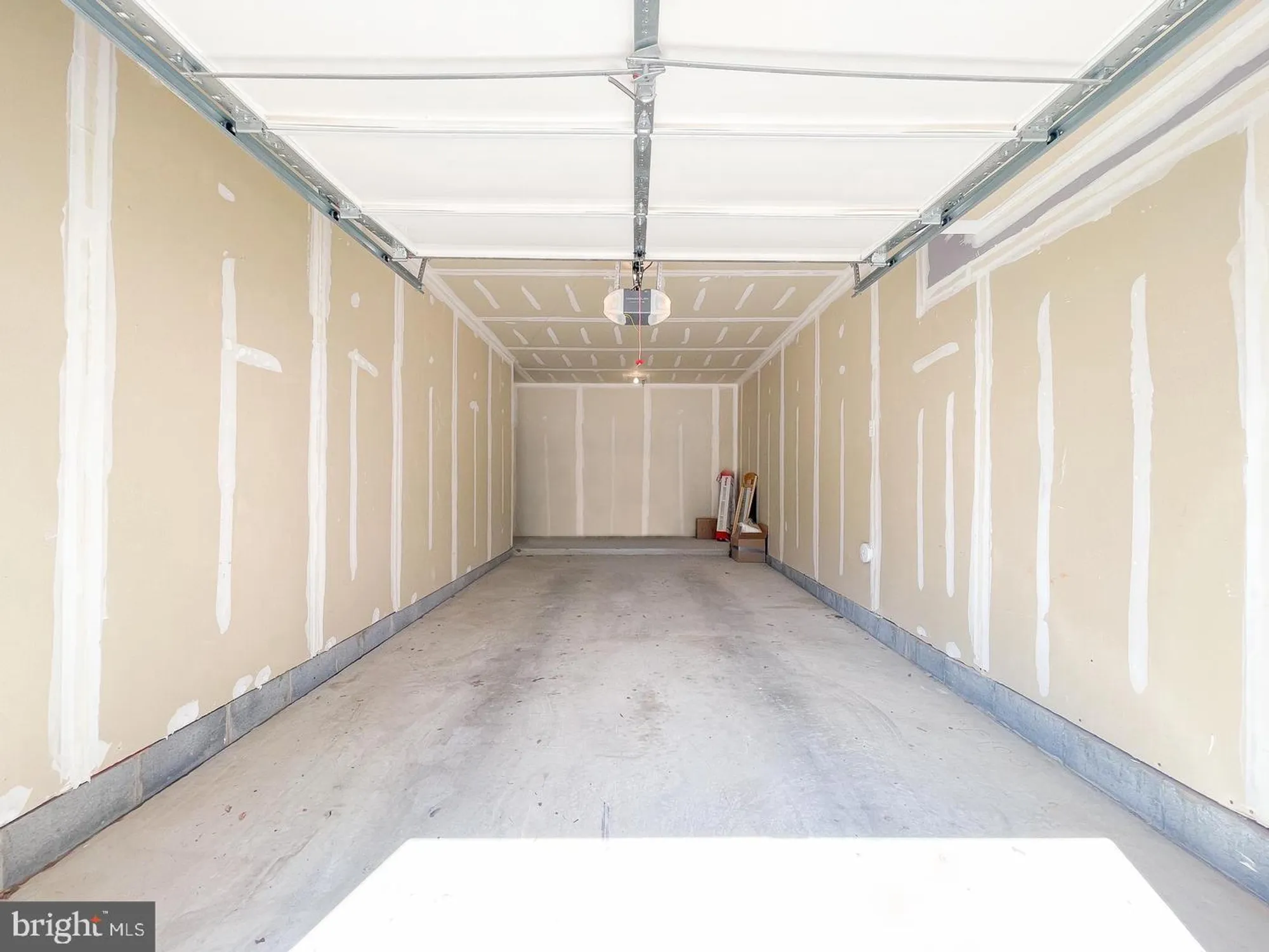 Property Slideshow image 4 of 26 | 8612 fluttering leaf trl 203, Odenton, MD, 21113