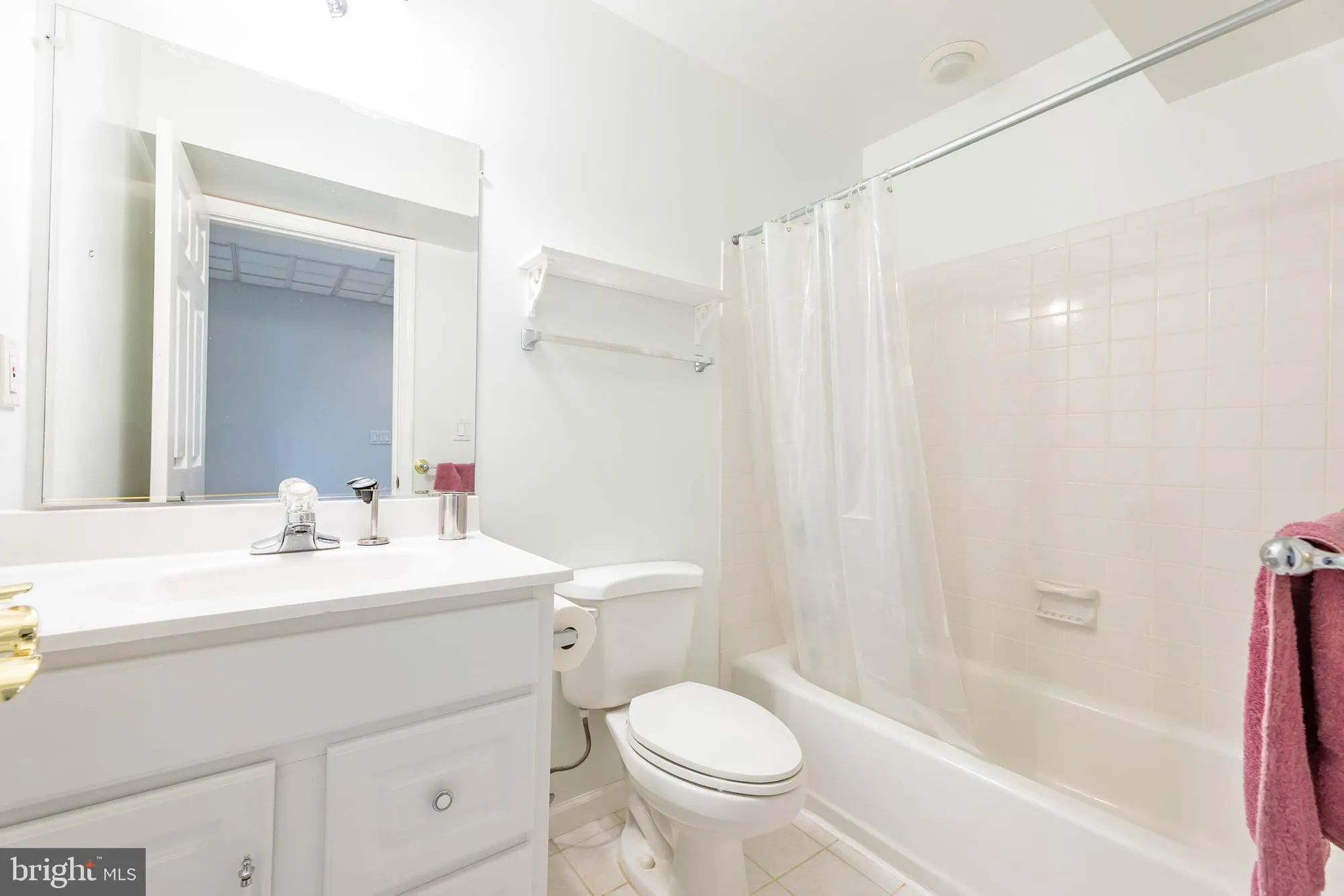 Property Slideshow image 24 of 55 | 6880 saddle run way, Gainesville, VA, 20155