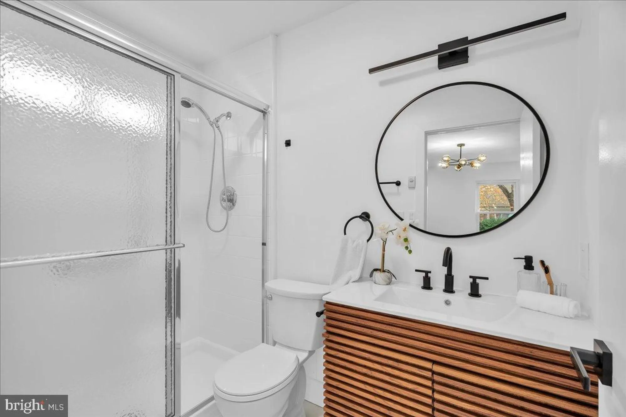 Property Slideshow image 12 of 17 | 19 dunstable rd, Southampton, NJ, 08088