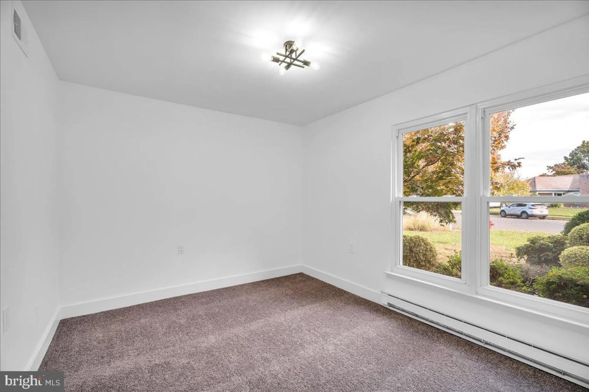 Property Slideshow image 14 of 17 | 19 dunstable rd, Southampton, NJ, 08088