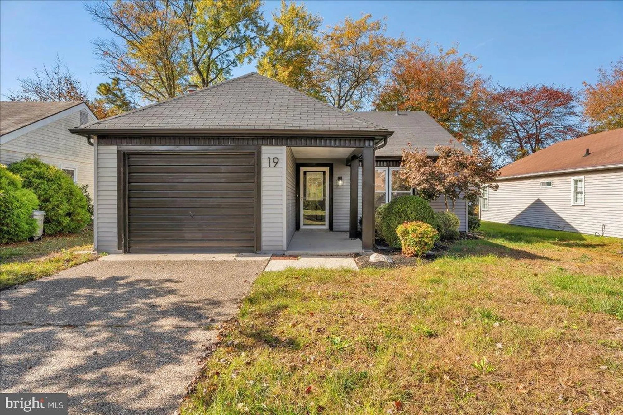 Property Slideshow image 1 of 17 | 19 dunstable rd, Southampton, NJ, 08088