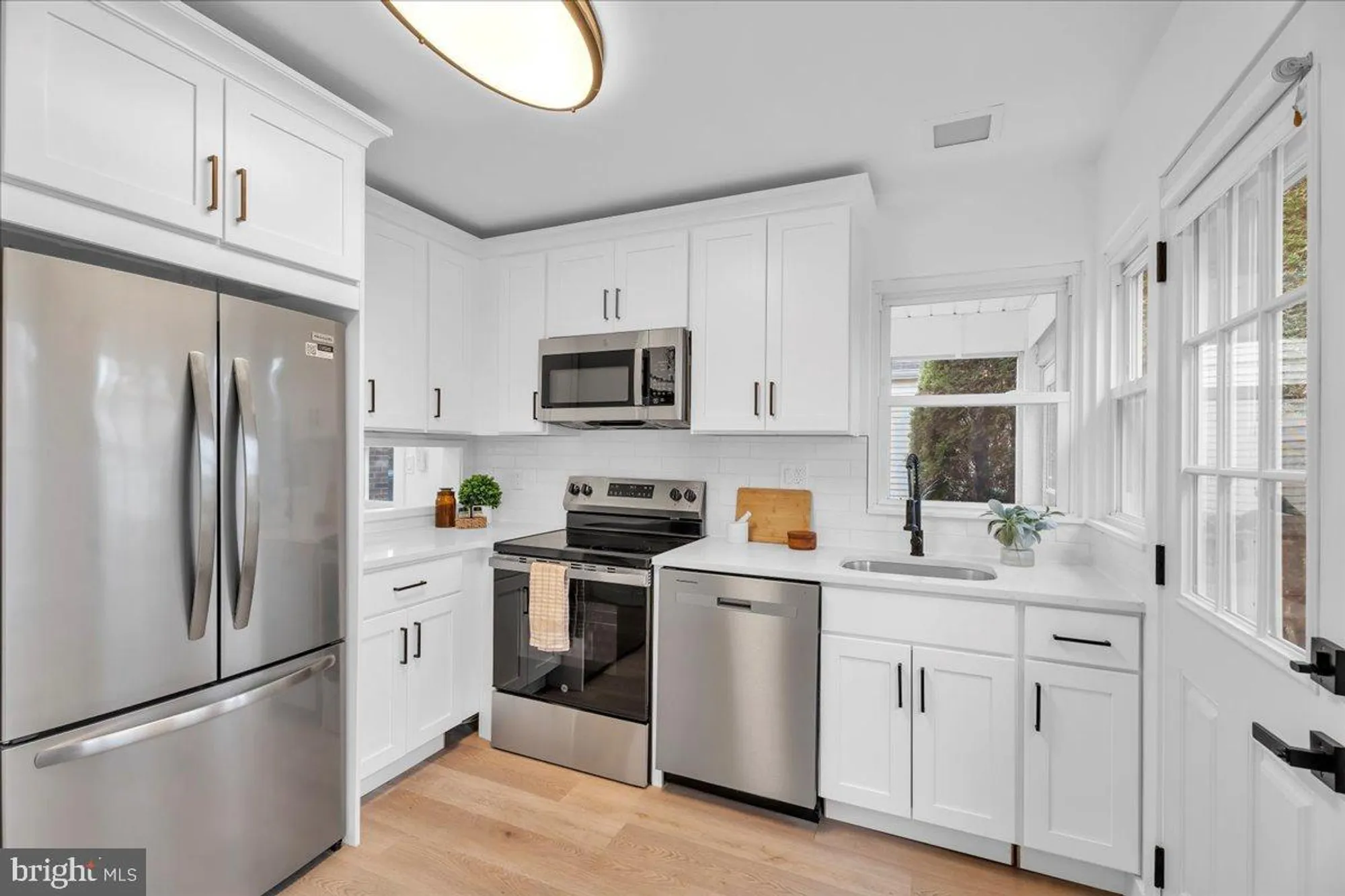 Property Slideshow image 8 of 17 | 19 dunstable rd, Southampton, NJ, 08088