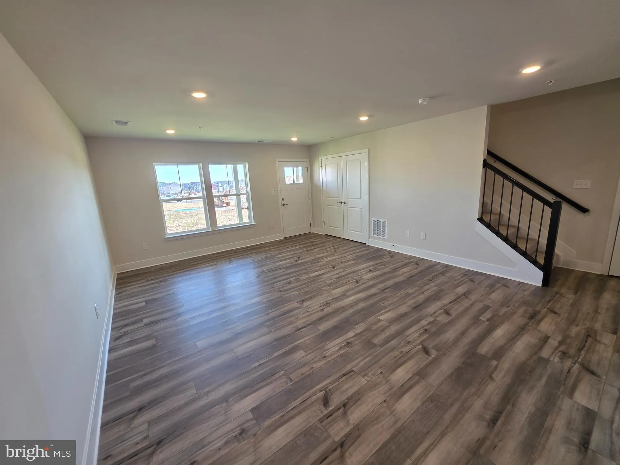 Property Slideshow image 3 of 38 | 1354 crested wood dr dr, Laurel, MD, 20724