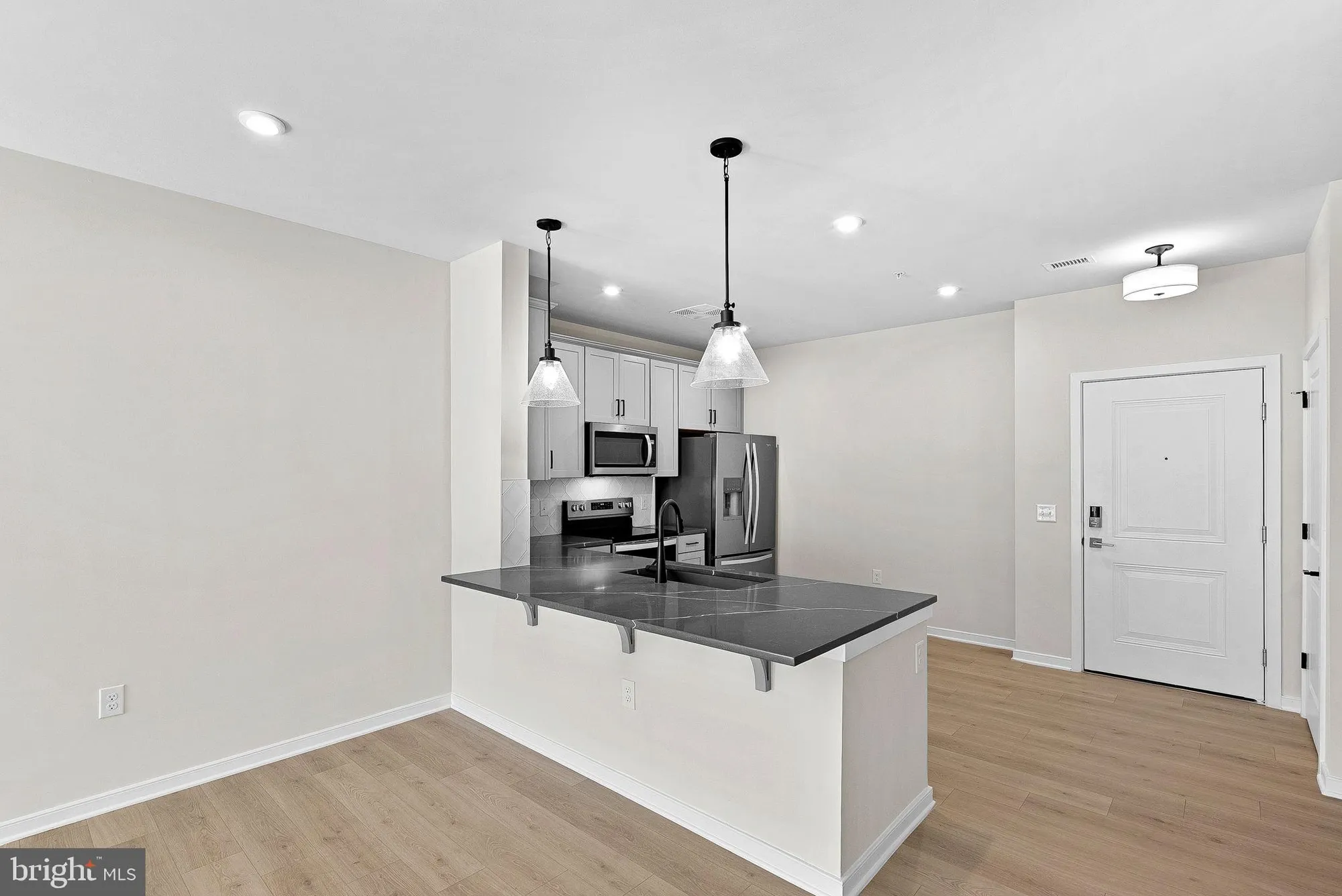 Property Slideshow image 5 of 44 | 750 mount airy ter ne unit 304, Leesburg, VA, 20176