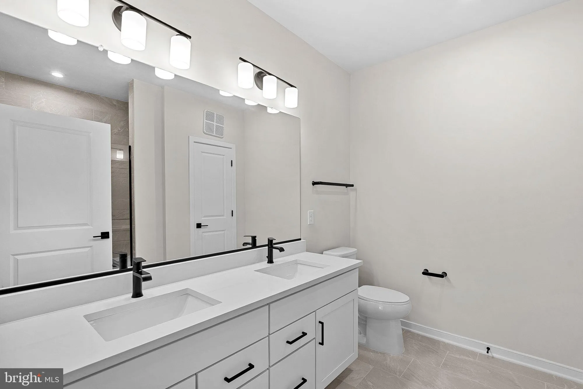 Property Slideshow image 12 of 44 | 750 mount airy ter ne unit 304, Leesburg, VA, 20176