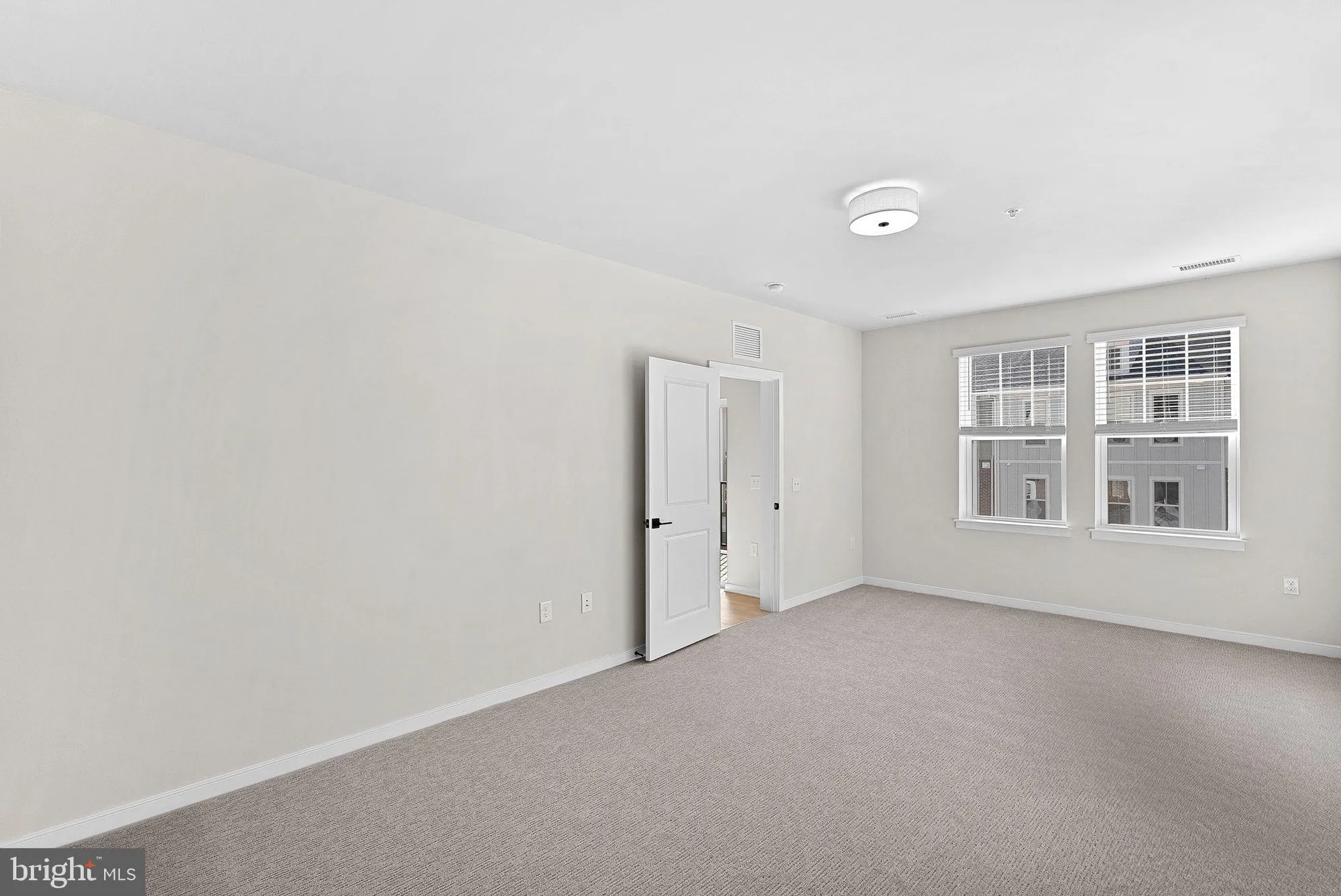 Property Slideshow image 22 of 44 | 750 mount airy ter ne unit 304, Leesburg, VA, 20176