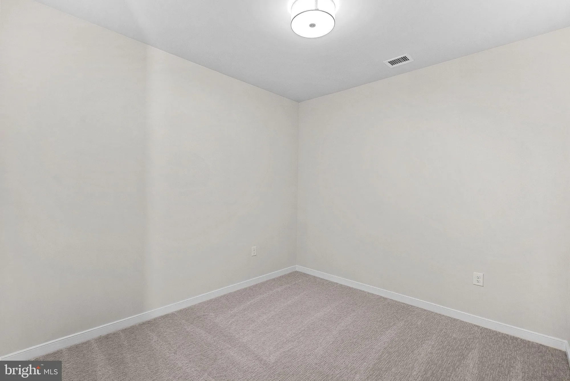 Property Slideshow image 36 of 44 | 750 mount airy ter ne unit 304, Leesburg, VA, 20176