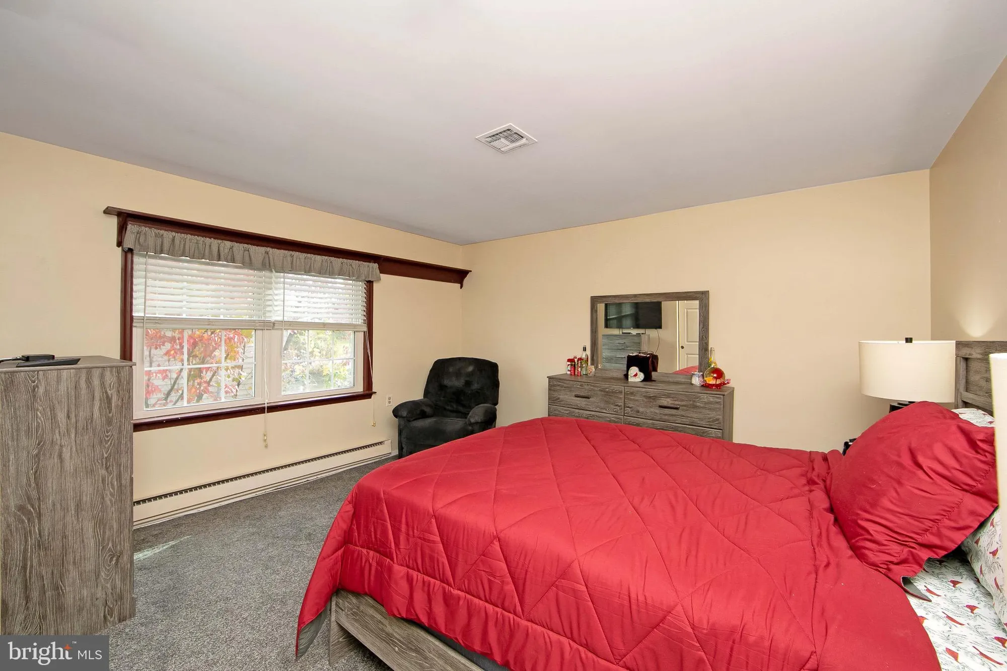 Property Slideshow image 10 of 28 | 47 chatham pl, Southampton, NJ, 08088