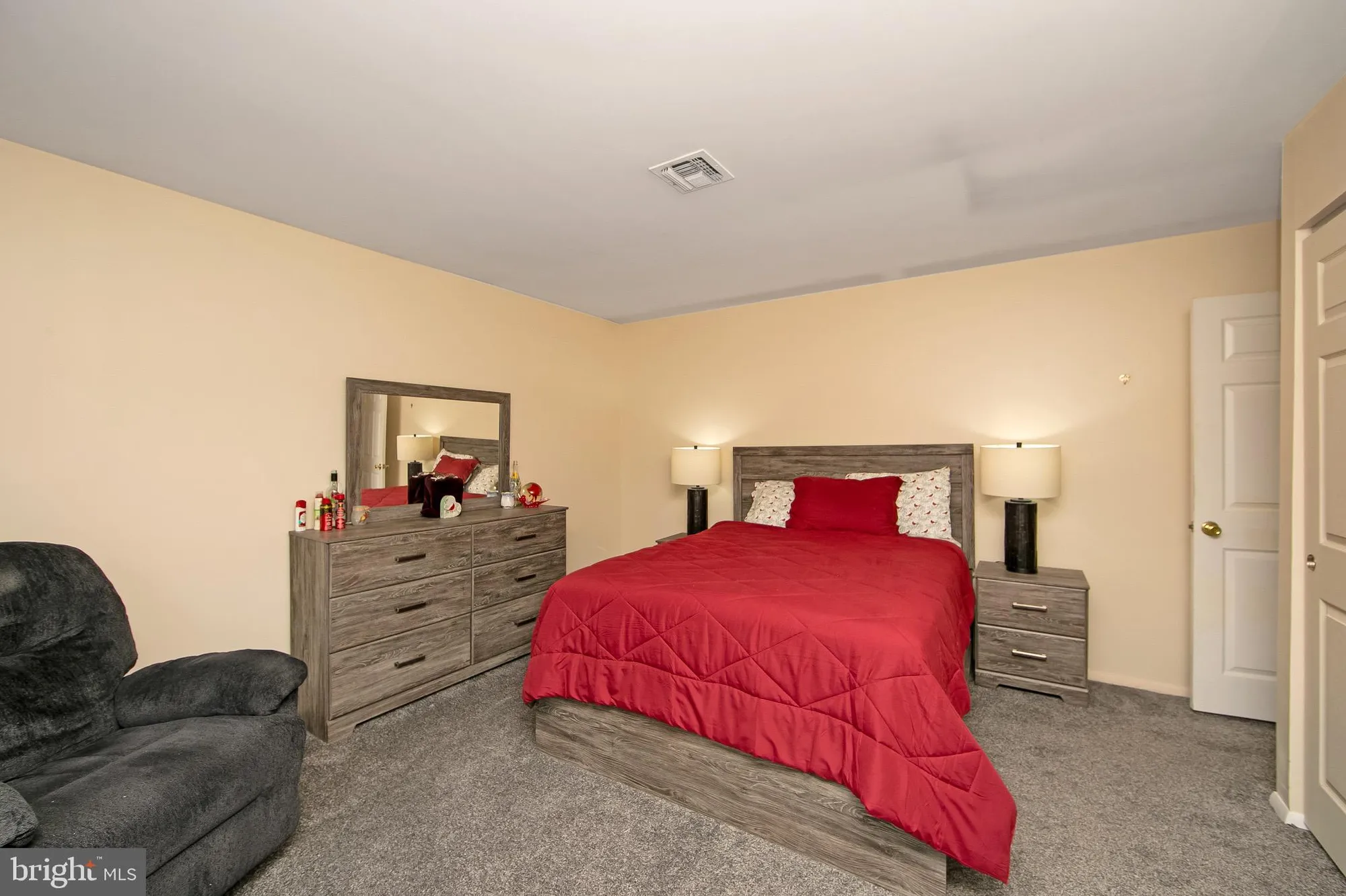 Property Slideshow image 12 of 28 | 47 chatham pl, Southampton, NJ, 08088