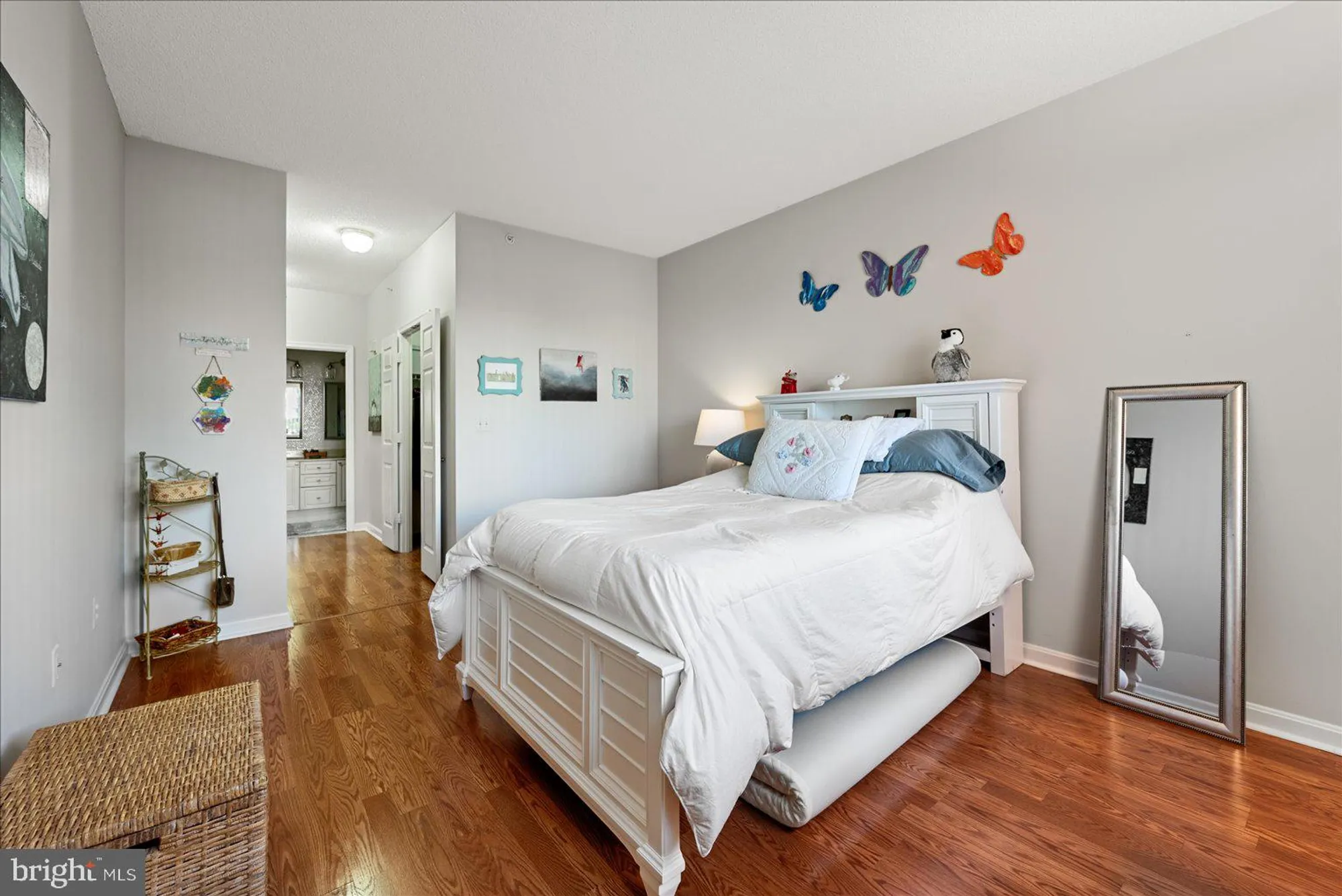 Property Slideshow image 16 of 44 | 19375 cypress ridge ter 207, Leesburg, VA, 20176