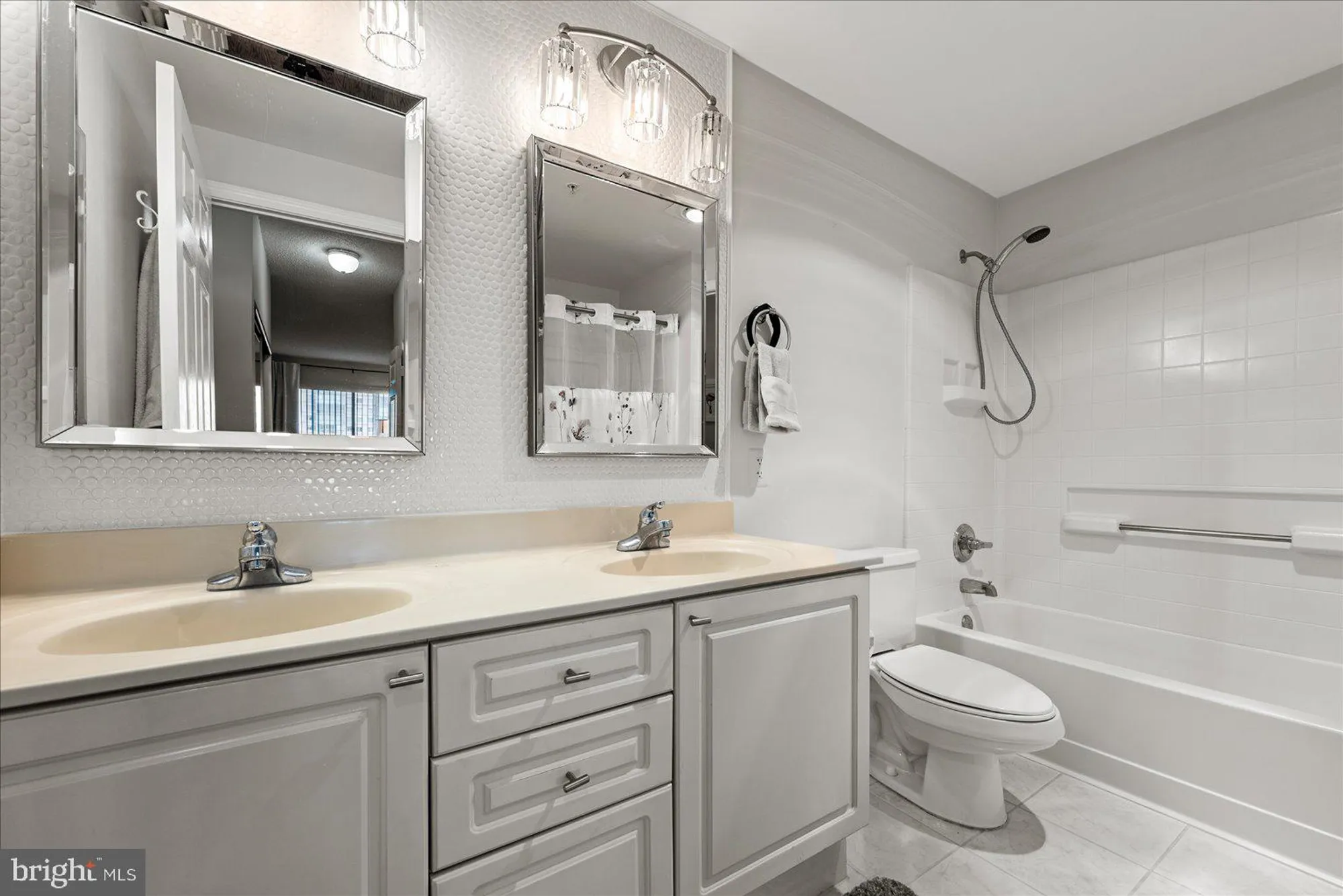 Property Slideshow image 18 of 44 | 19375 cypress ridge ter 207, Leesburg, VA, 20176