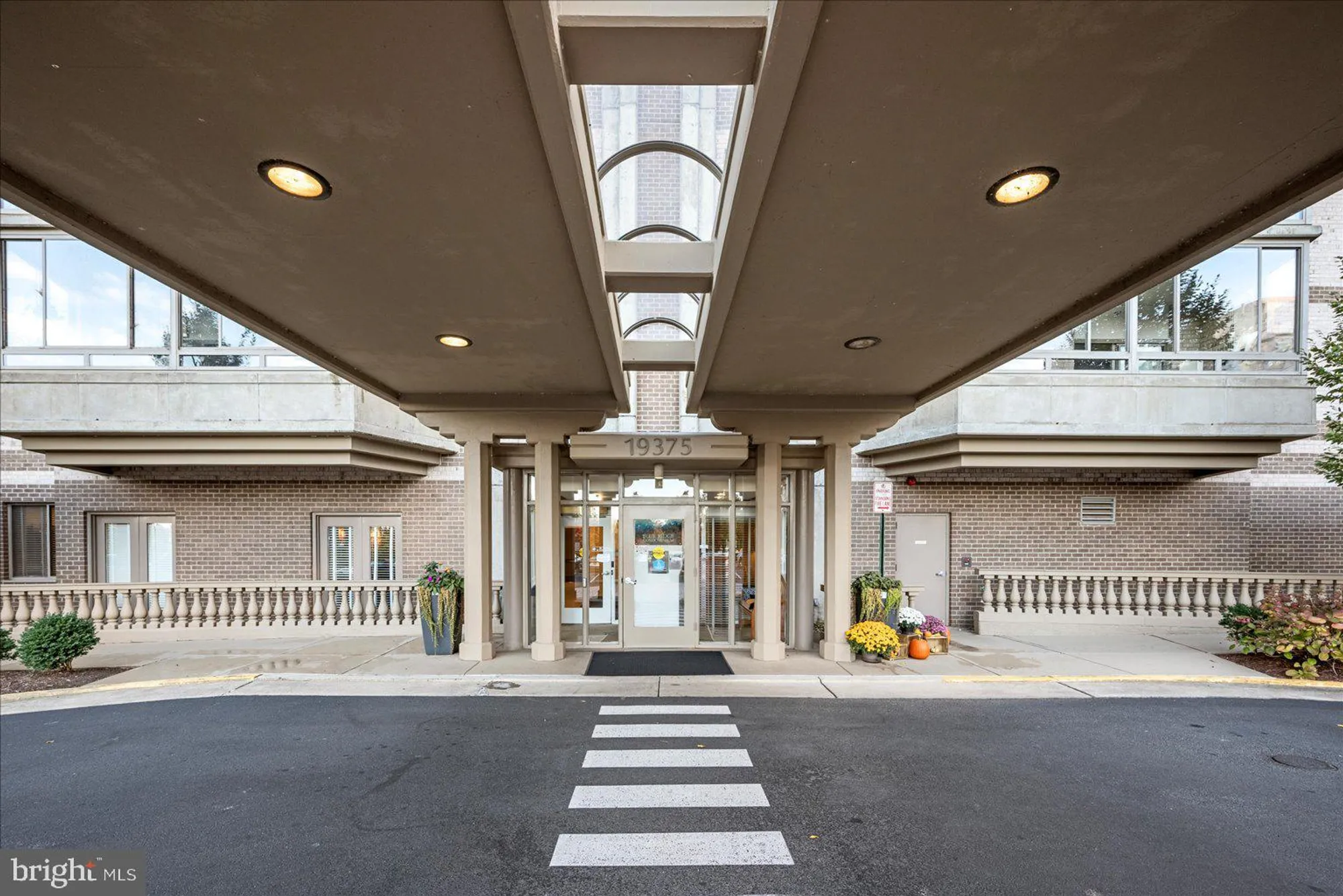 Property Slideshow image 27 of 44 | 19375 cypress ridge ter 207, Leesburg, VA, 20176