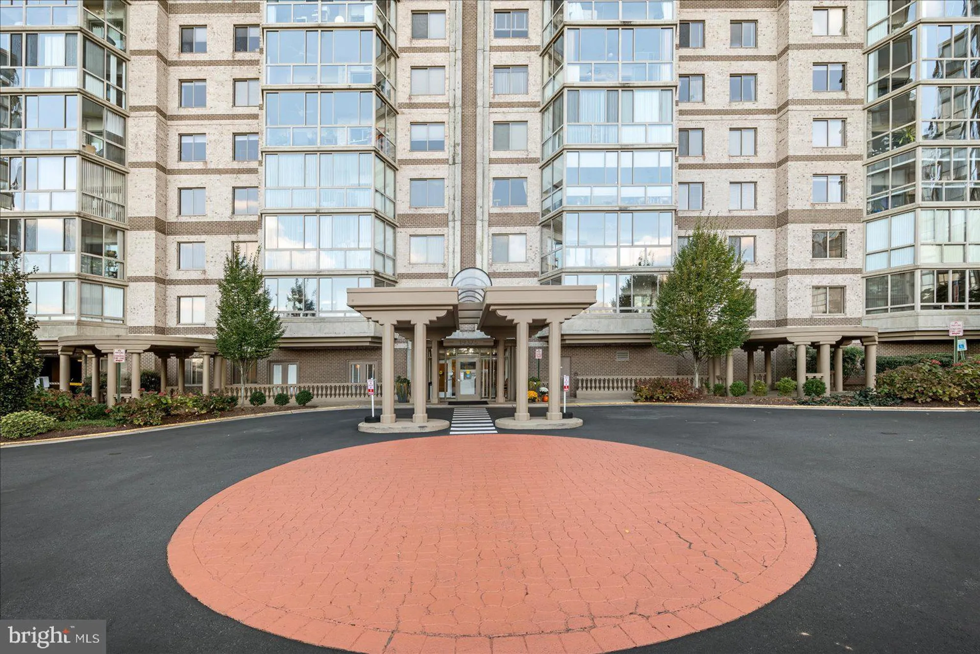 Property Slideshow image 26 of 44 | 19375 cypress ridge ter 207, Leesburg, VA, 20176