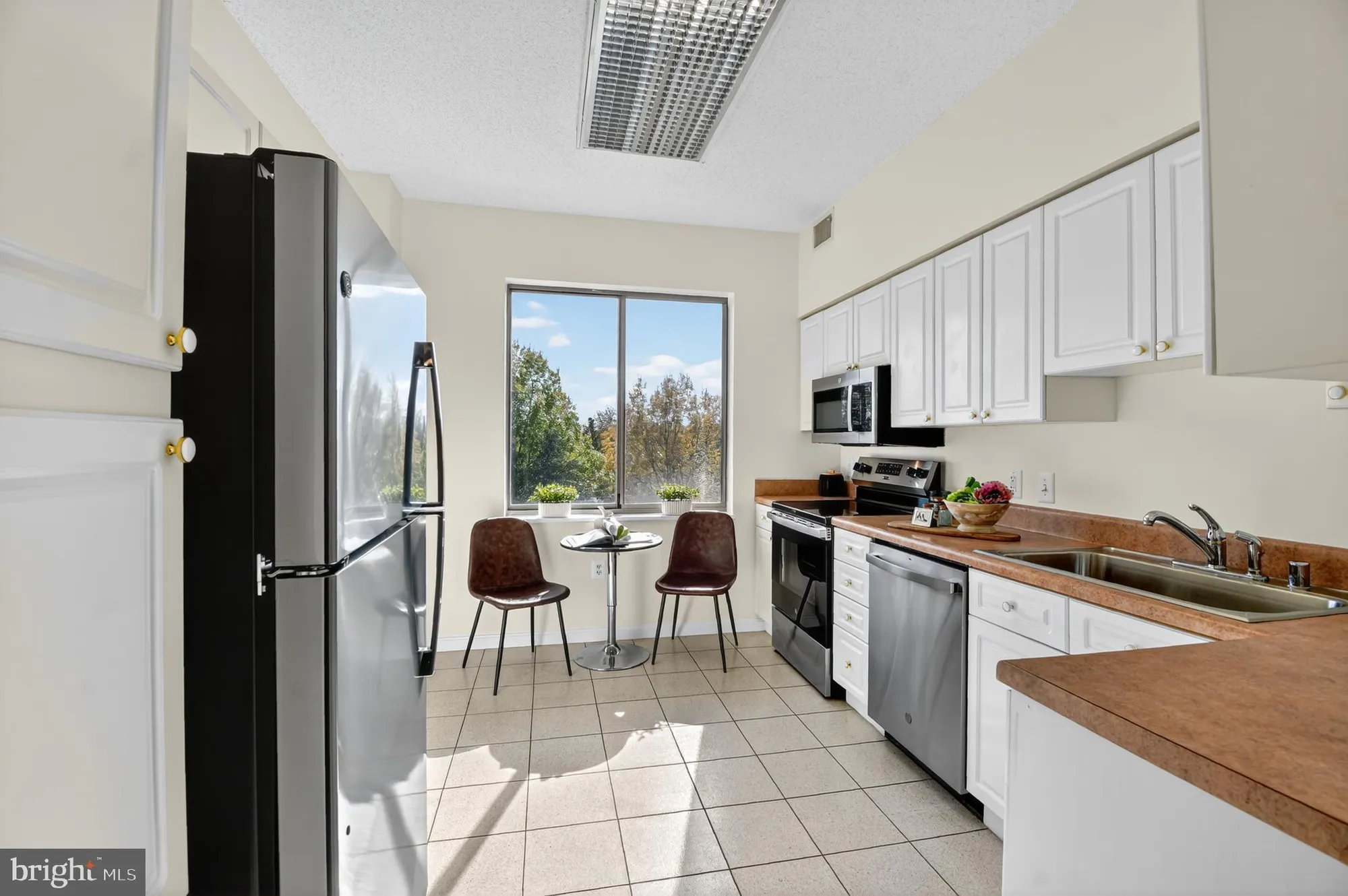 Property Slideshow image 10 of 45 | 3005 s leisure world blvd 426, Silver Spring, MD, 20906