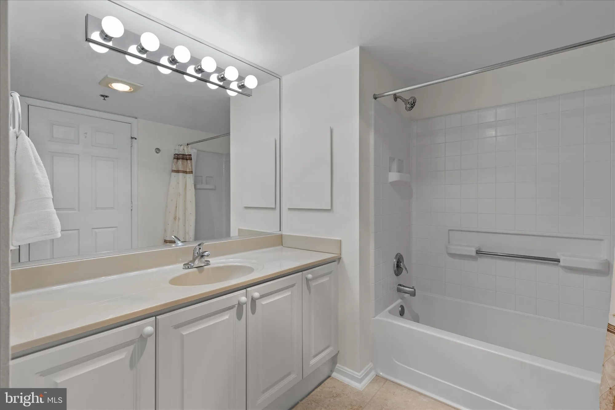 Property Slideshow image 28 of 80 | 19385 cypress ridge ter unit 907, Leesburg, VA, 20176