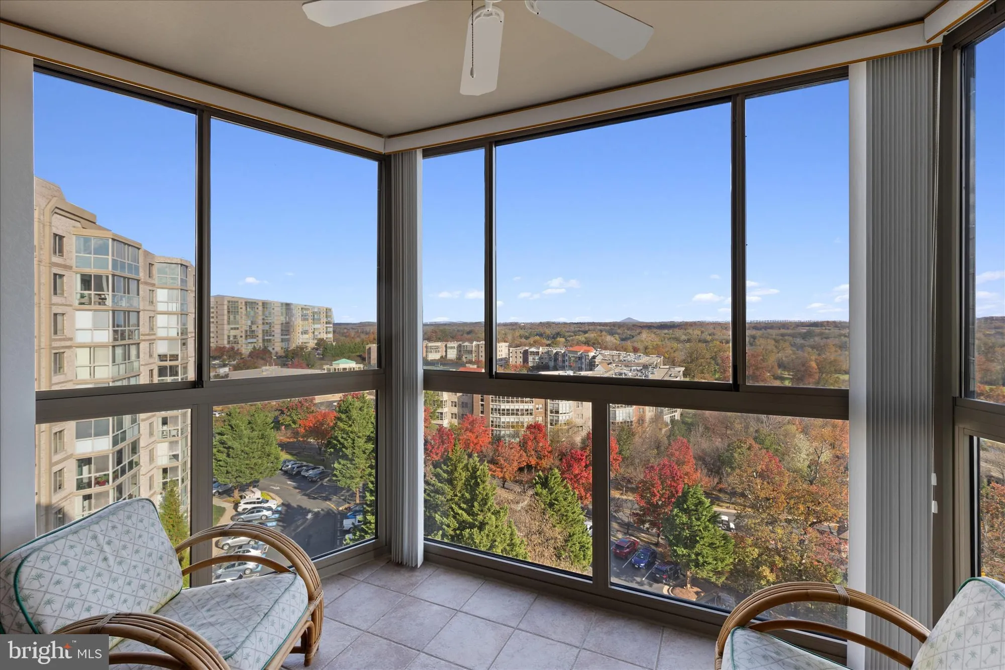 Property Slideshow image 10 of 80 | 19385 cypress ridge ter unit 907, Leesburg, VA, 20176