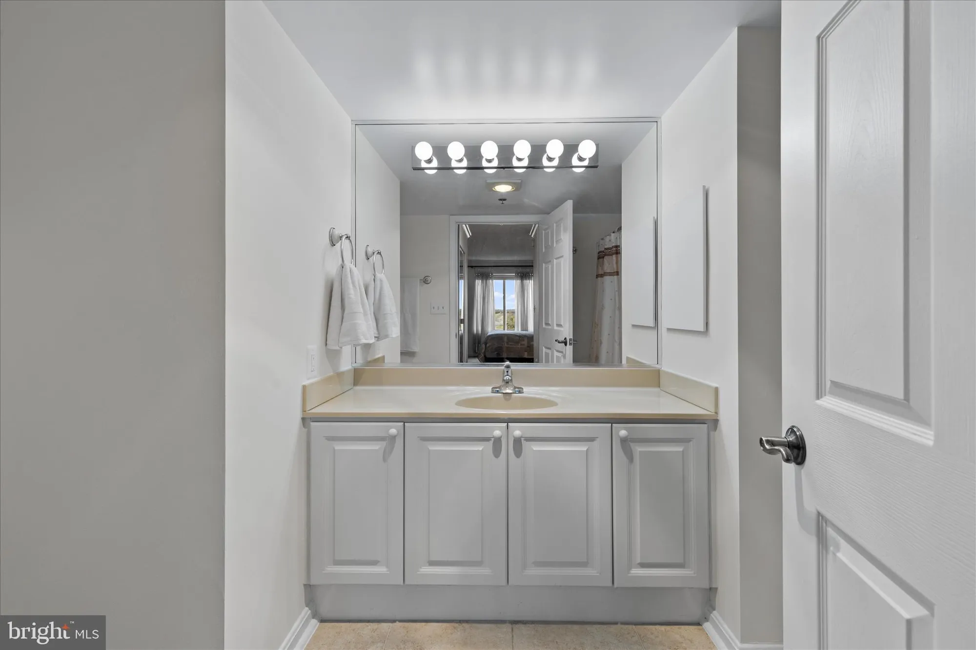 Property Slideshow image 29 of 80 | 19385 cypress ridge ter unit 907, Leesburg, VA, 20176