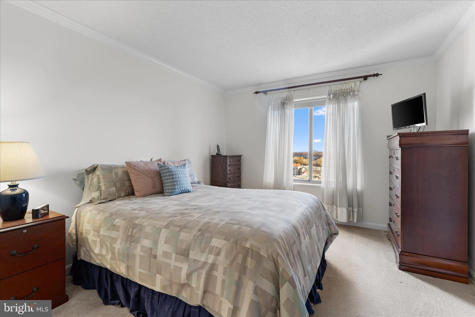 Property Slideshow image 23 of 80 | 19385 cypress ridge ter unit 907, Leesburg, VA, 20176