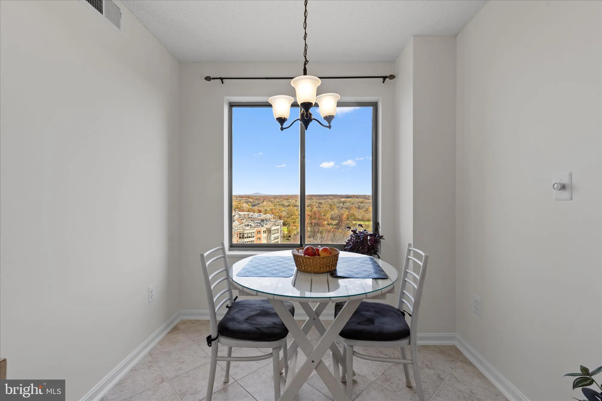 Property Slideshow image 17 of 80 | 19385 cypress ridge ter unit 907, Leesburg, VA, 20176