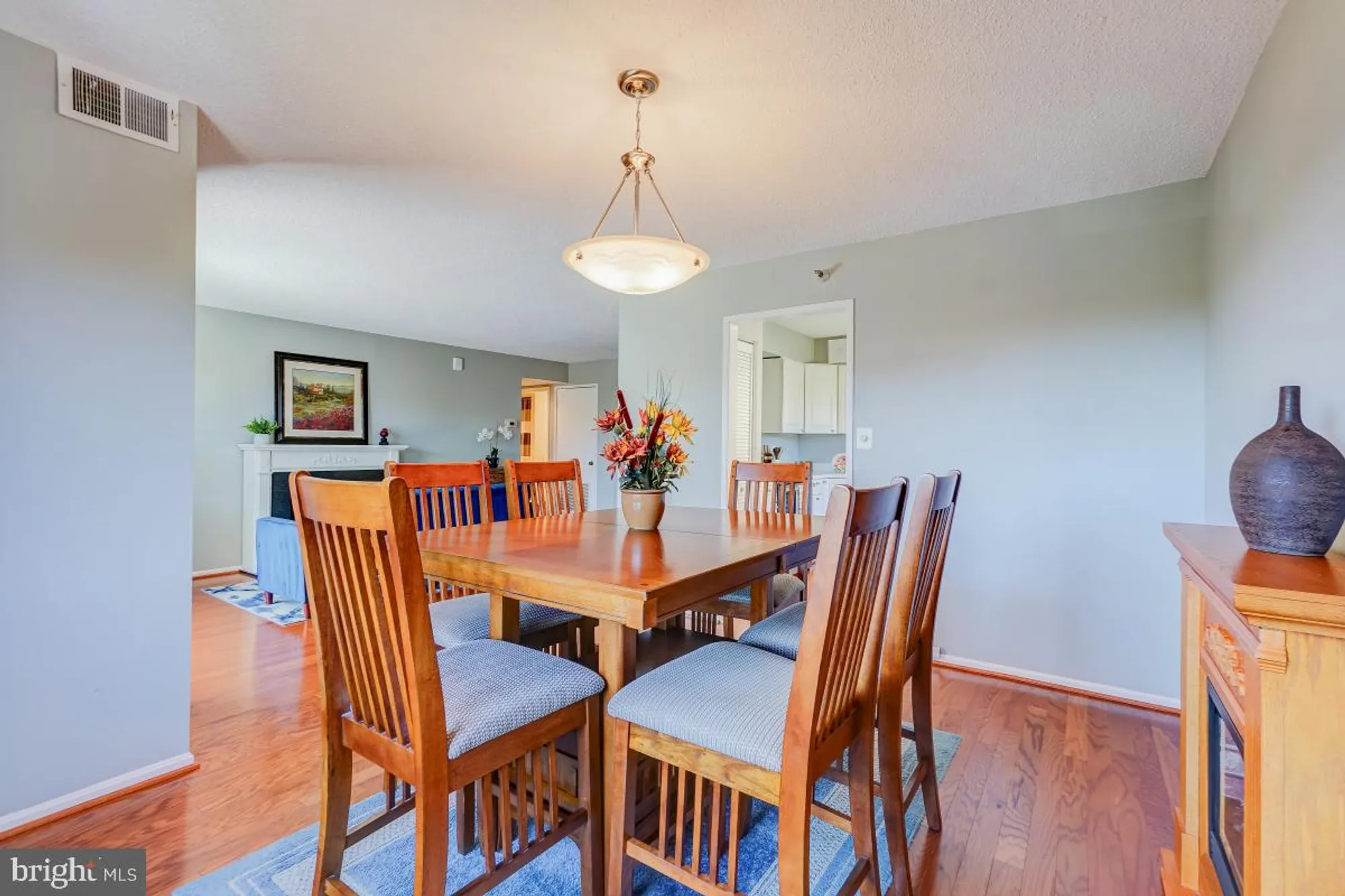 Property Slideshow image 15 of 33 | 15101 interlachen dr 1-625, Silver Spring, MD, 20906