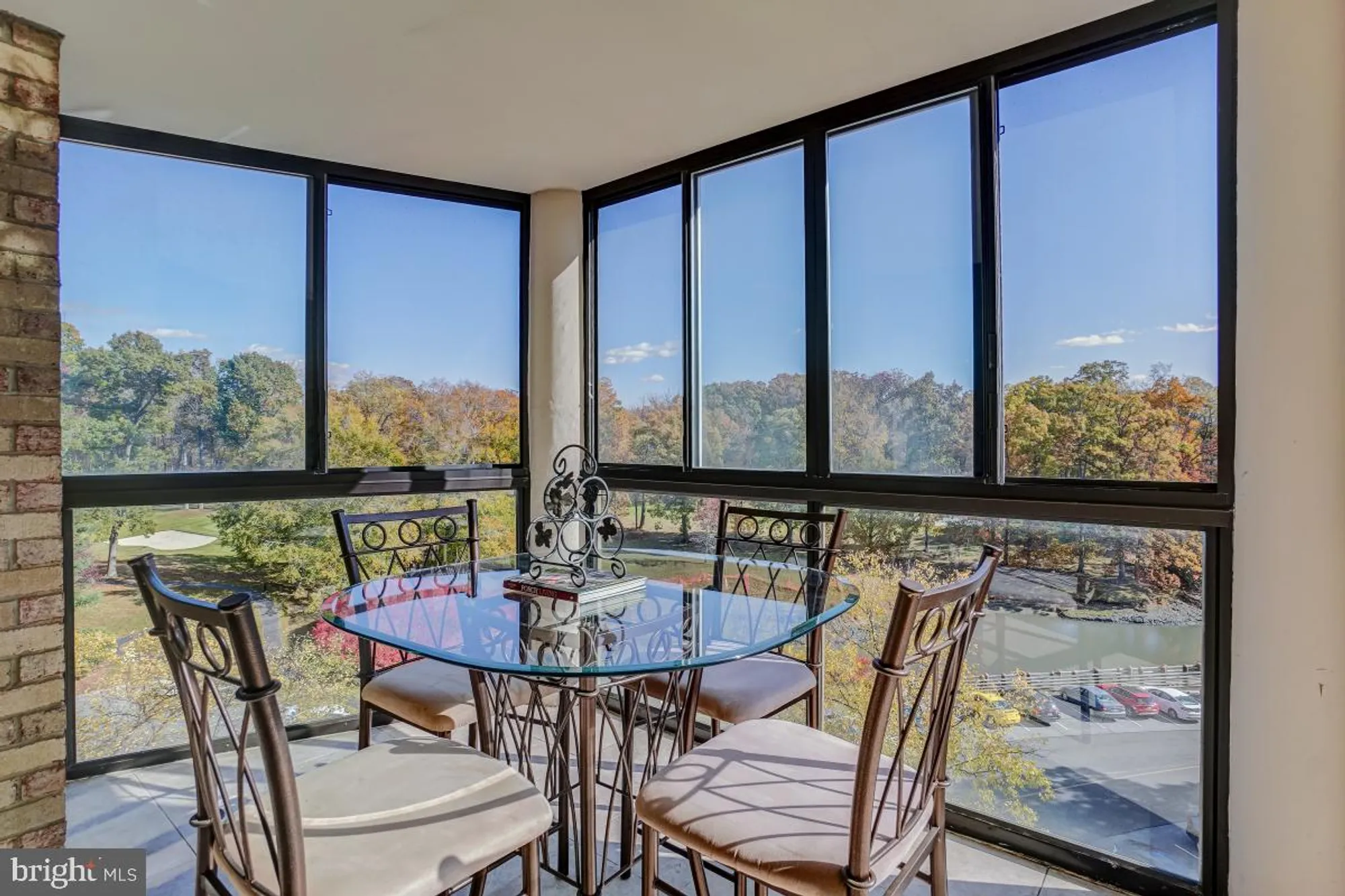 Property Slideshow image 11 of 33 | 15101 interlachen dr 1-625, Silver Spring, MD, 20906