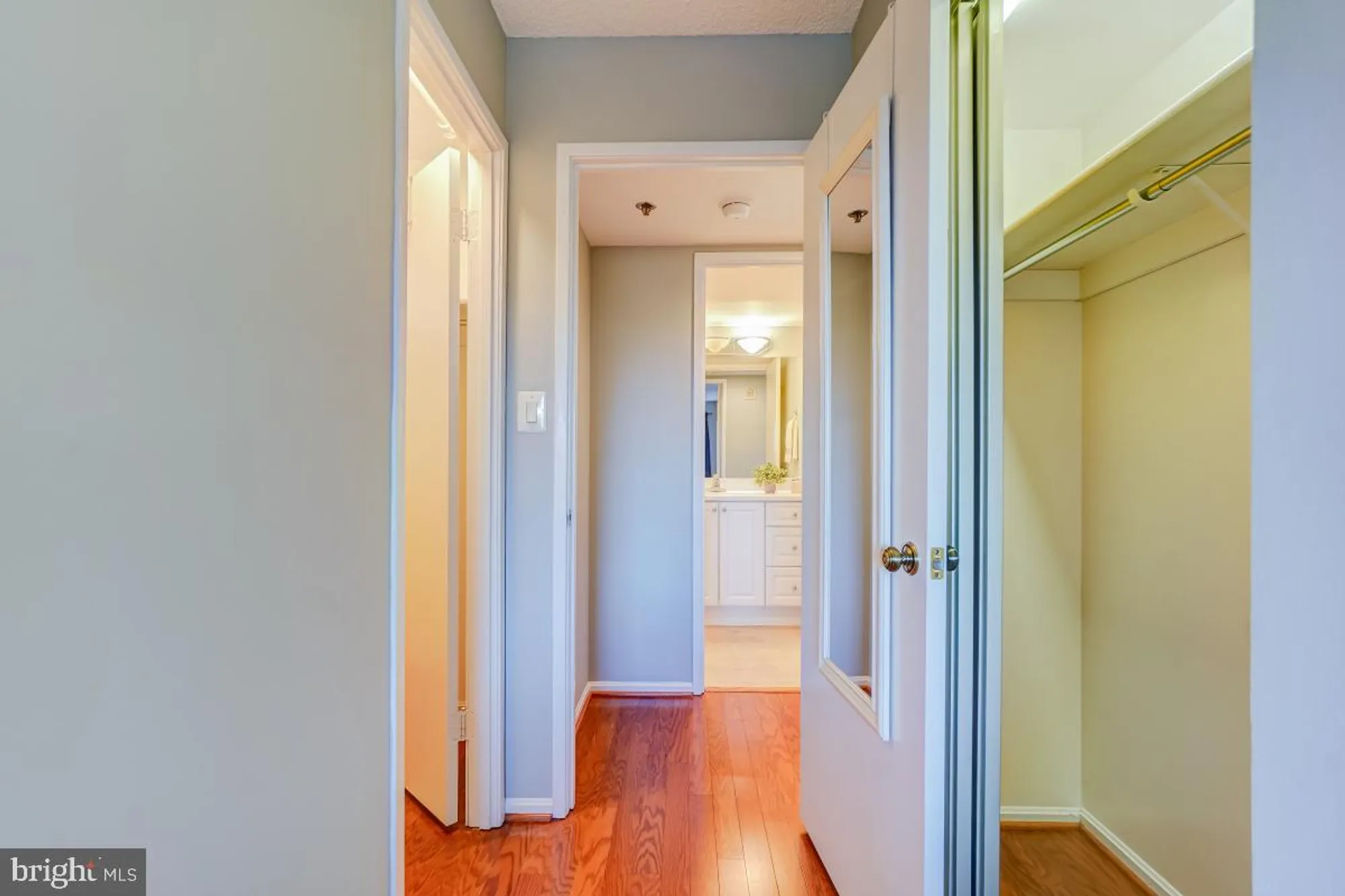 Property Slideshow image 23 of 33 | 15101 interlachen dr 1-625, Silver Spring, MD, 20906