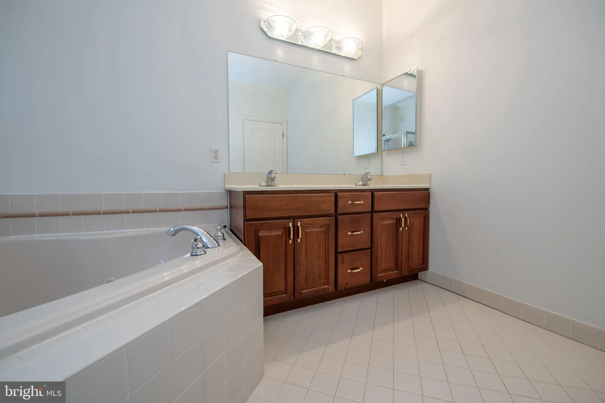 Property Slideshow image 63 of 101 | 625 n settlers cir, Warrington, PA, 18976