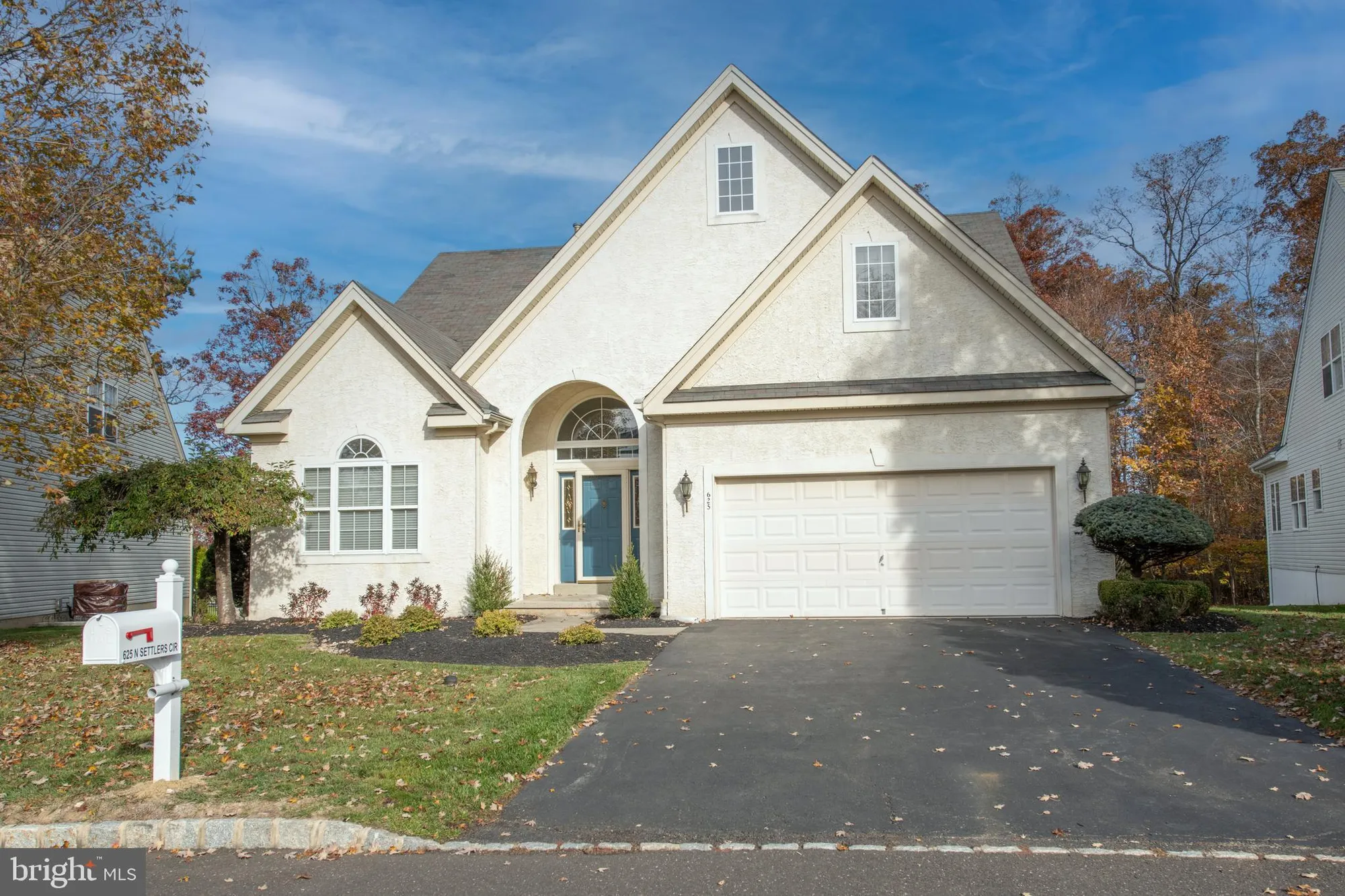 Property Slideshow image 2 of 101 | 625 n settlers cir, Warrington, PA, 18976