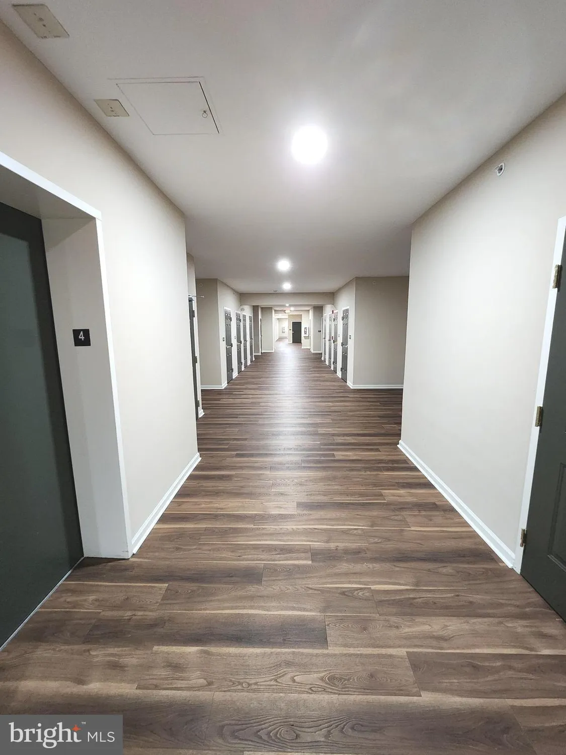 Property Slideshow image 4 of 35 | 3000 fountainview cir # 3411, Newark, DE, 19713