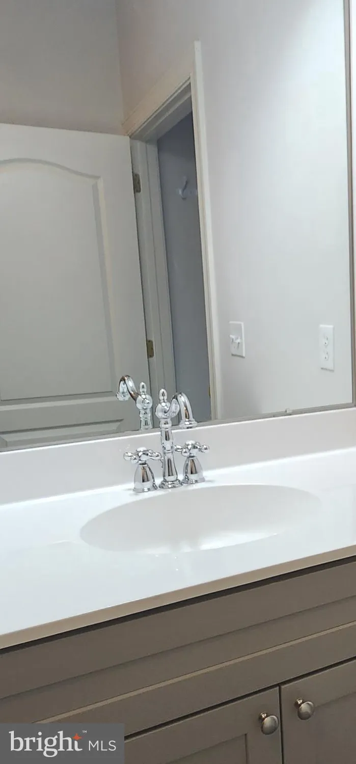 Property Slideshow image 27 of 35 | 3000 fountainview cir # 3411, Newark, DE, 19713