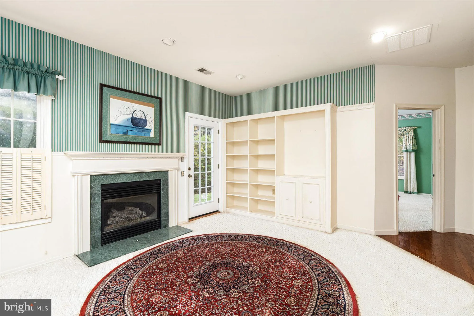 Property Slideshow image 9 of 25 | 213 homestead cir, Columbus, NJ, 08022