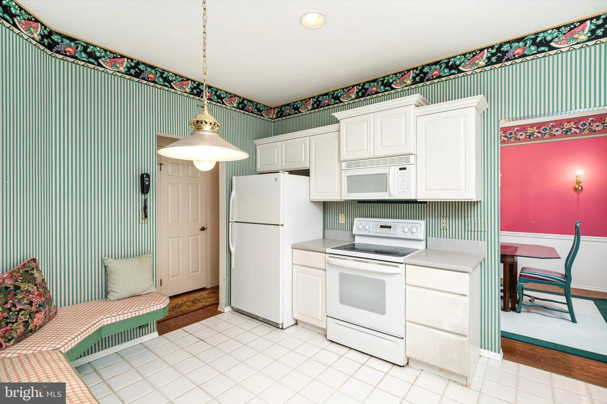 Property Slideshow image 11 of 25 | 213 homestead cir, Columbus, NJ, 08022