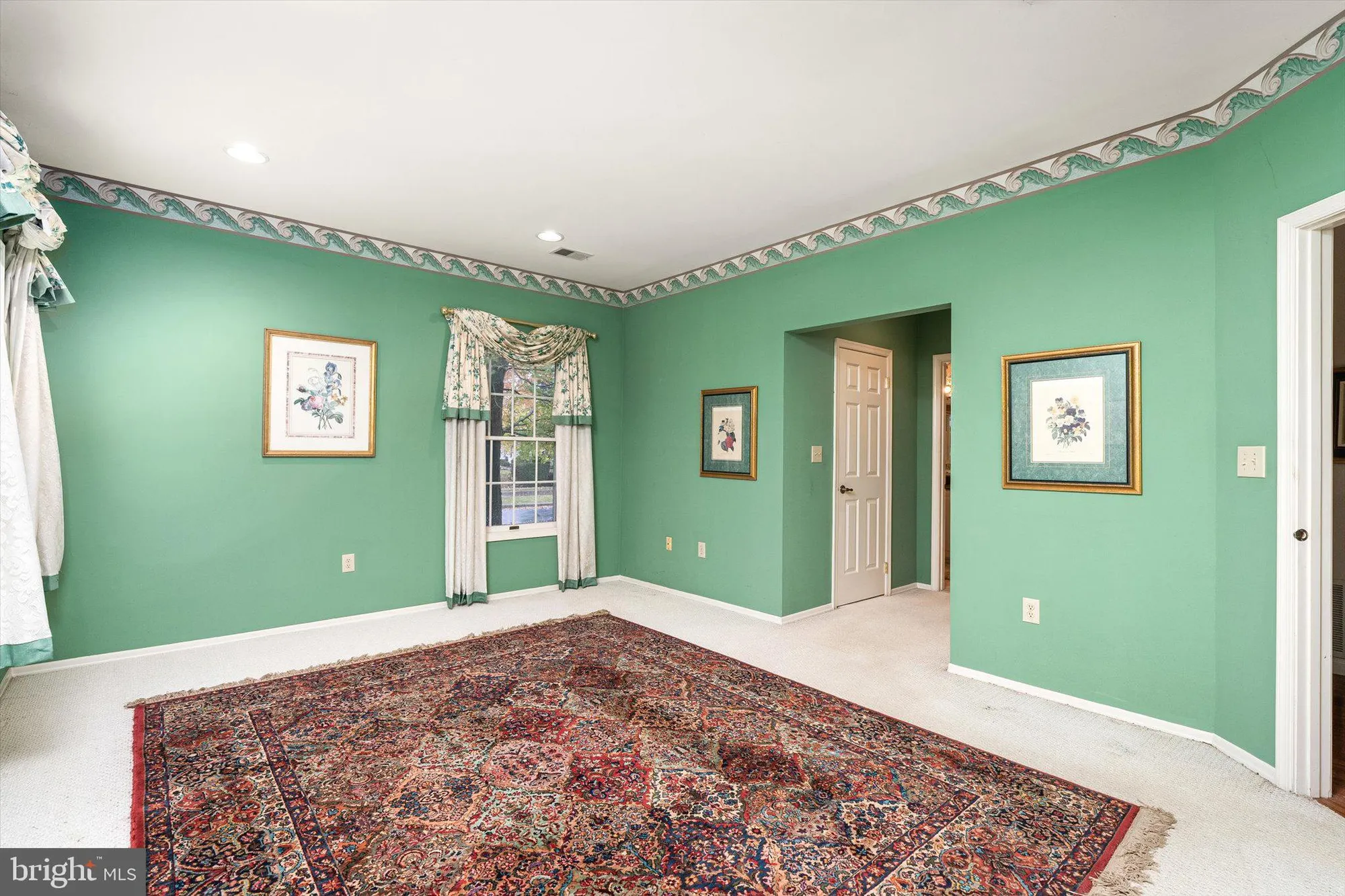 Property Slideshow image 15 of 25 | 213 homestead cir, Columbus, NJ, 08022