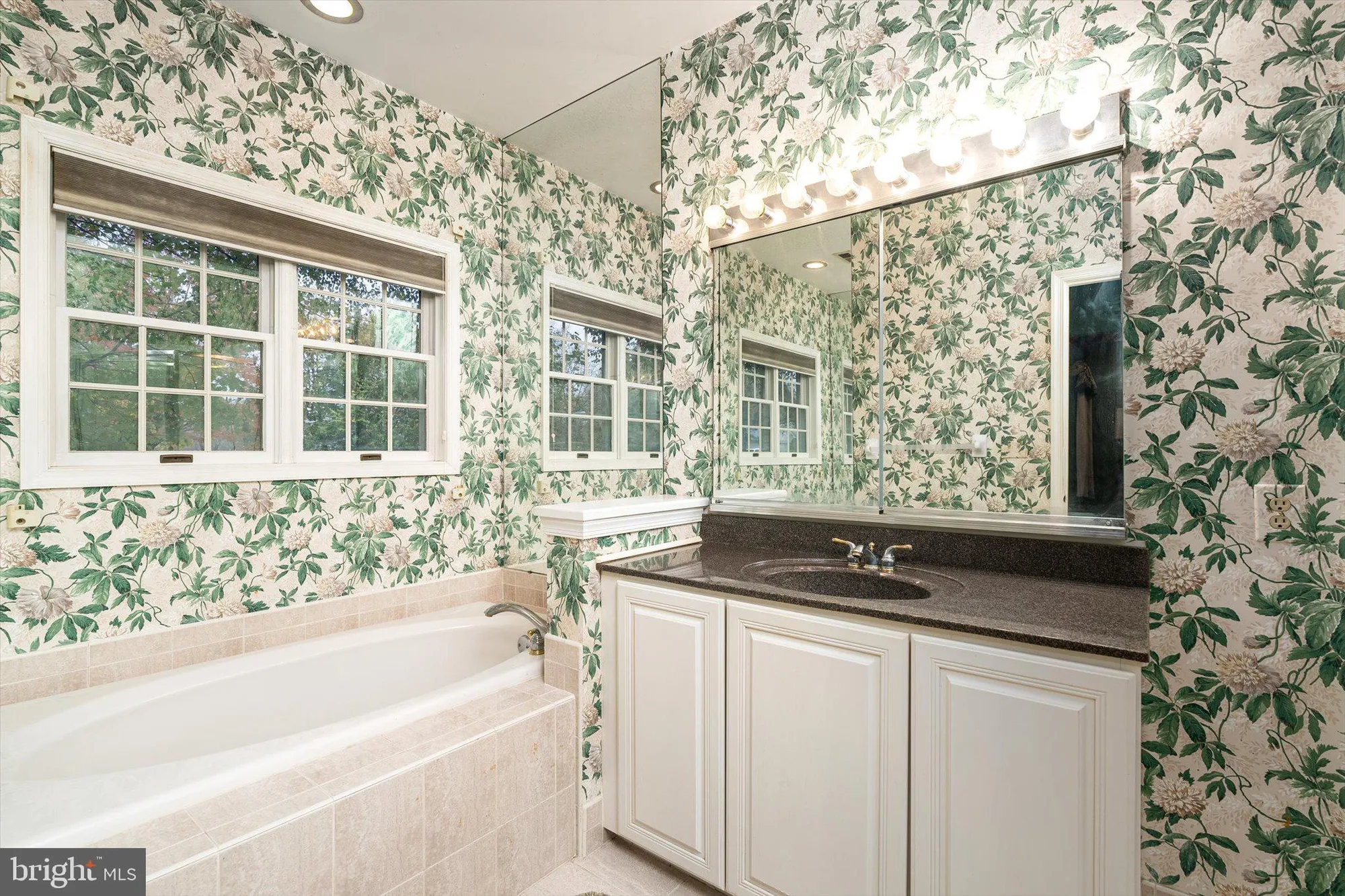 Property Slideshow image 17 of 25 | 213 homestead cir, Columbus, NJ, 08022