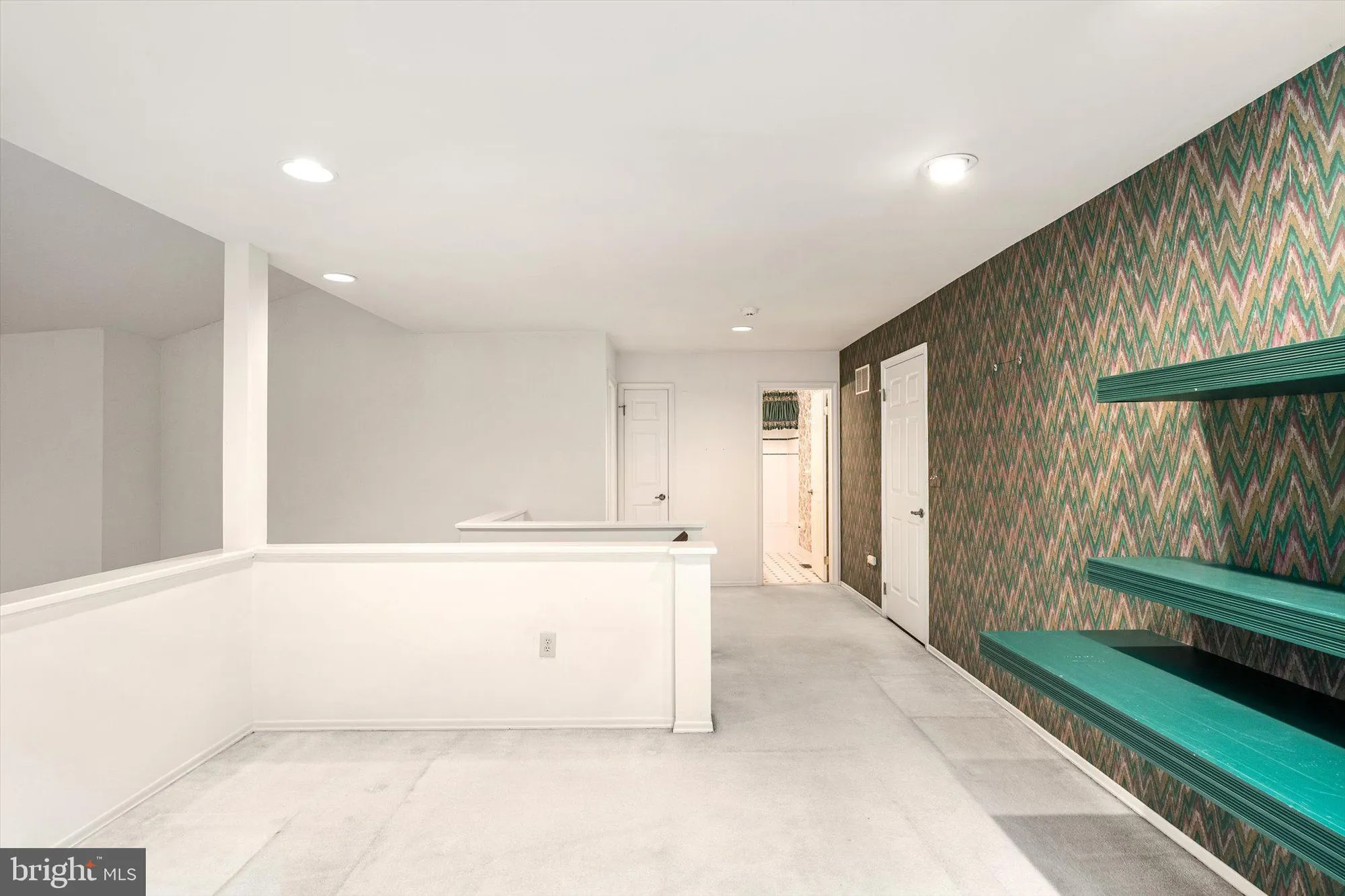 Property Slideshow image 20 of 25 | 213 homestead cir, Columbus, NJ, 08022