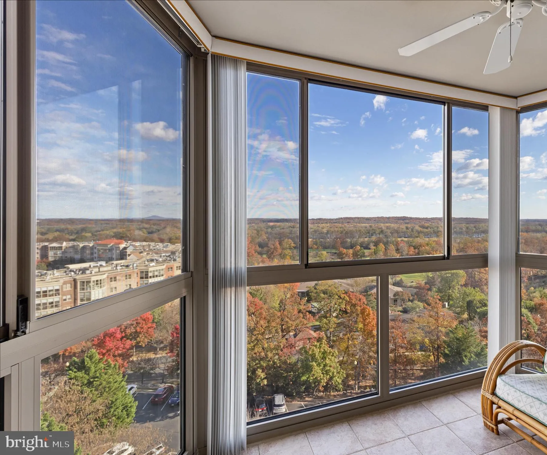Property Slideshow image 9 of 80 | 19385 cypress ridge ter unit 907, Leesburg, VA, 20176