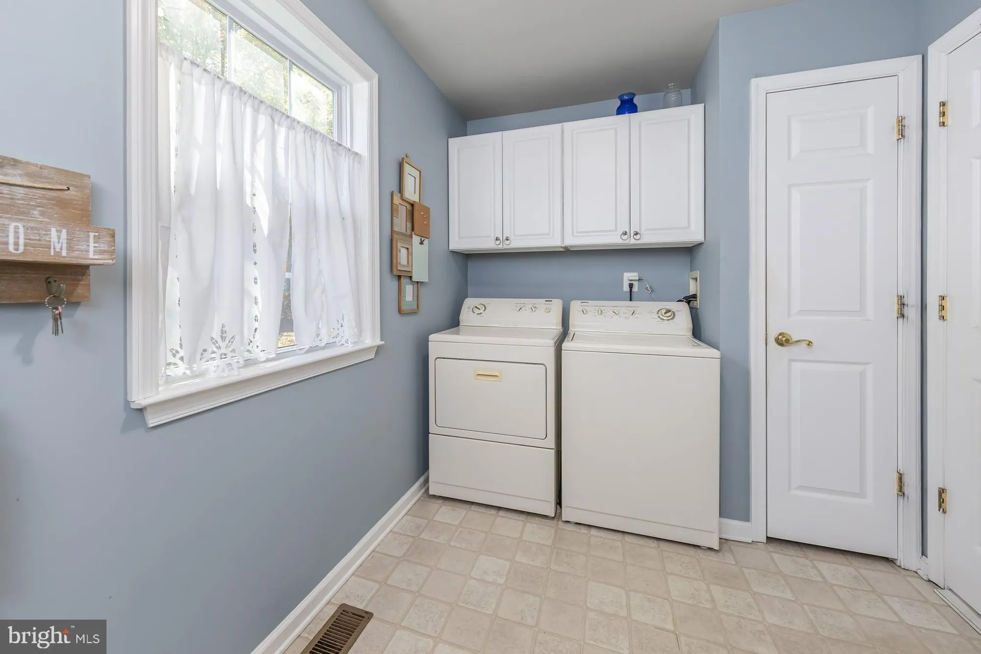 Property Slideshow image 11 of 20 | 730 chickory trl, Mullica Hill, NJ, 08062