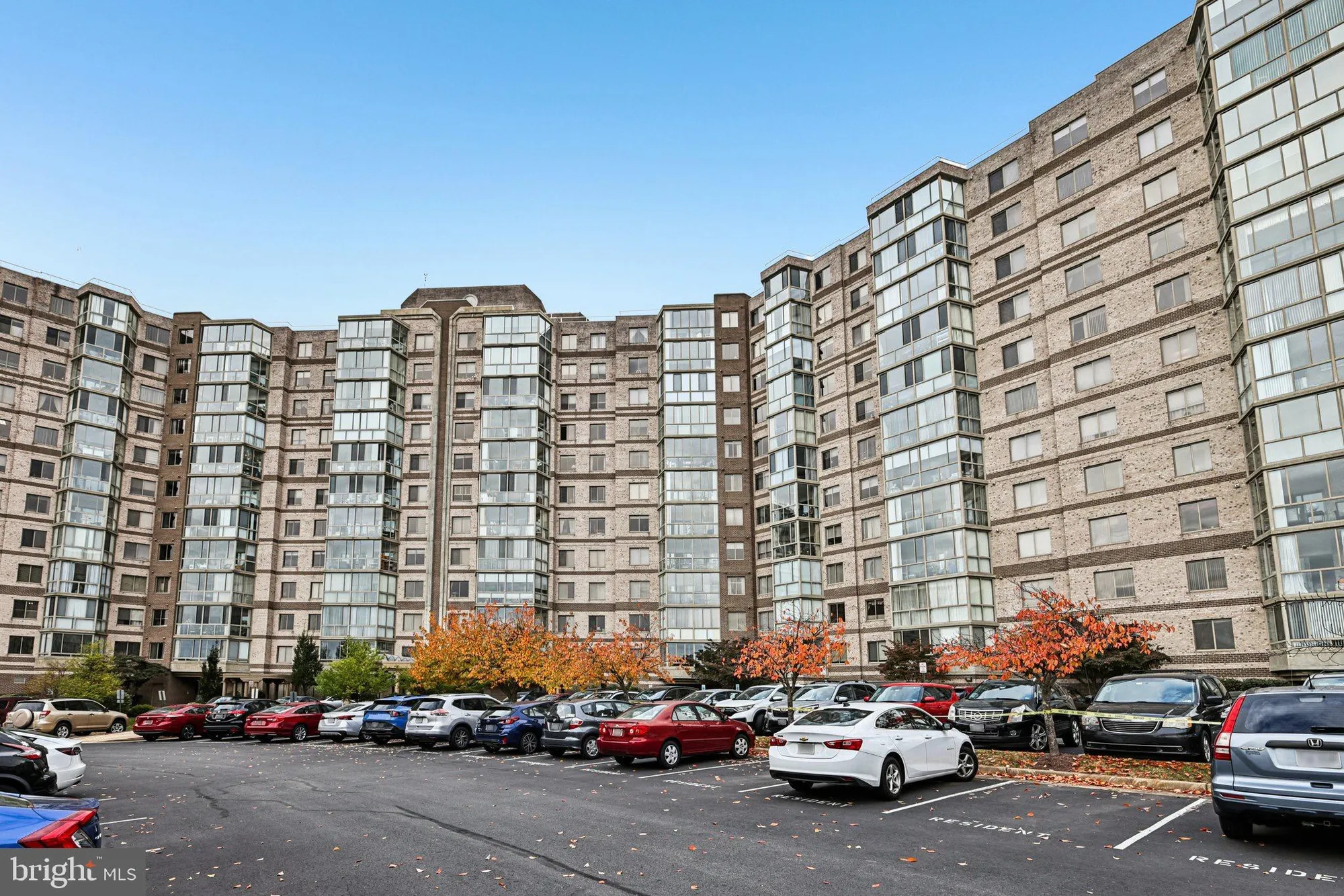 Property Slideshow image 3 of 33 | 19375 cypress ridge ter unit 708, Leesburg, VA, 20176