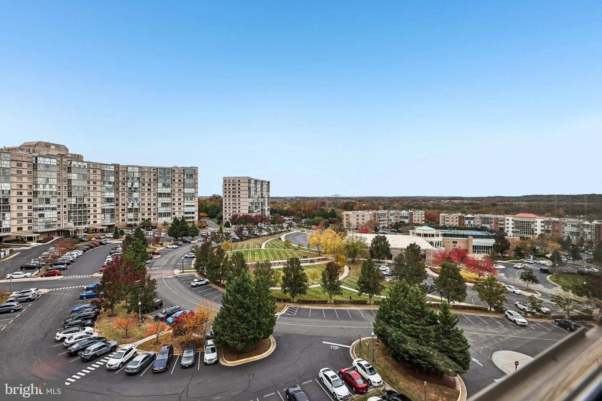 Property Slideshow image 1 of 33 | 19375 cypress ridge ter unit 708, Leesburg, VA, 20176