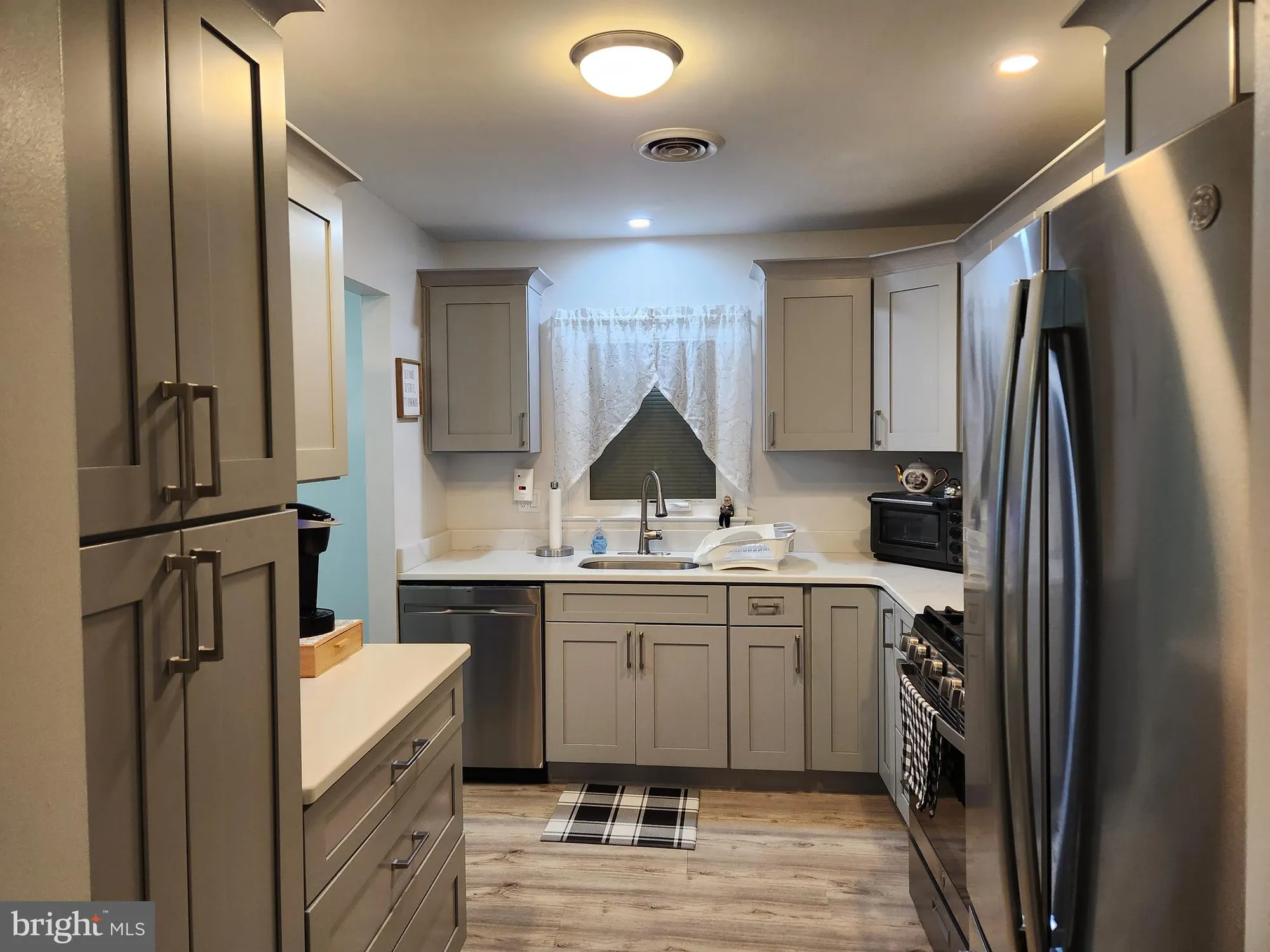 Property Slideshow image 10 of 51 | 35 edinburgh dr, Toms River, NJ, 08757