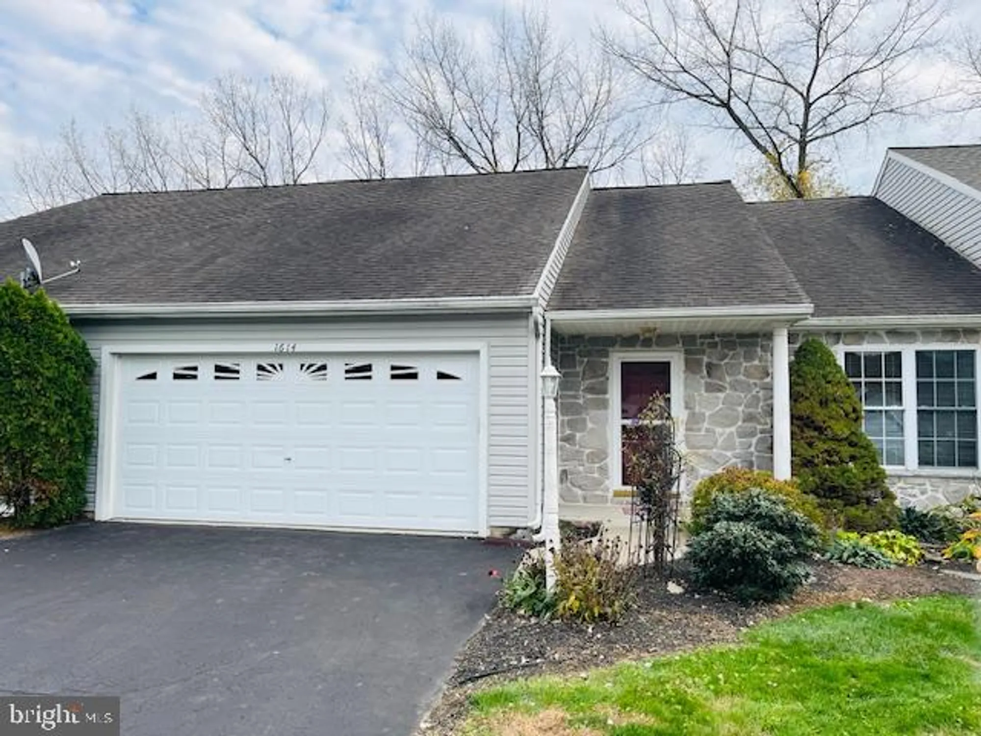 Property Slideshow image 4 of 4 | 1614 berry dr, Lebanon, PA, 17046