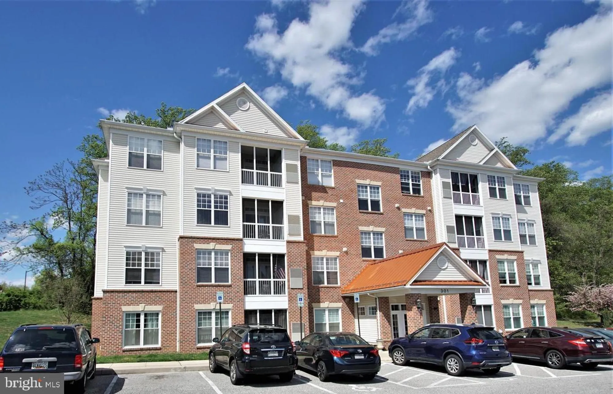 Property Slideshow image 1 of 11 | 301 tiree ct 303, Abingdon, MD, 21009