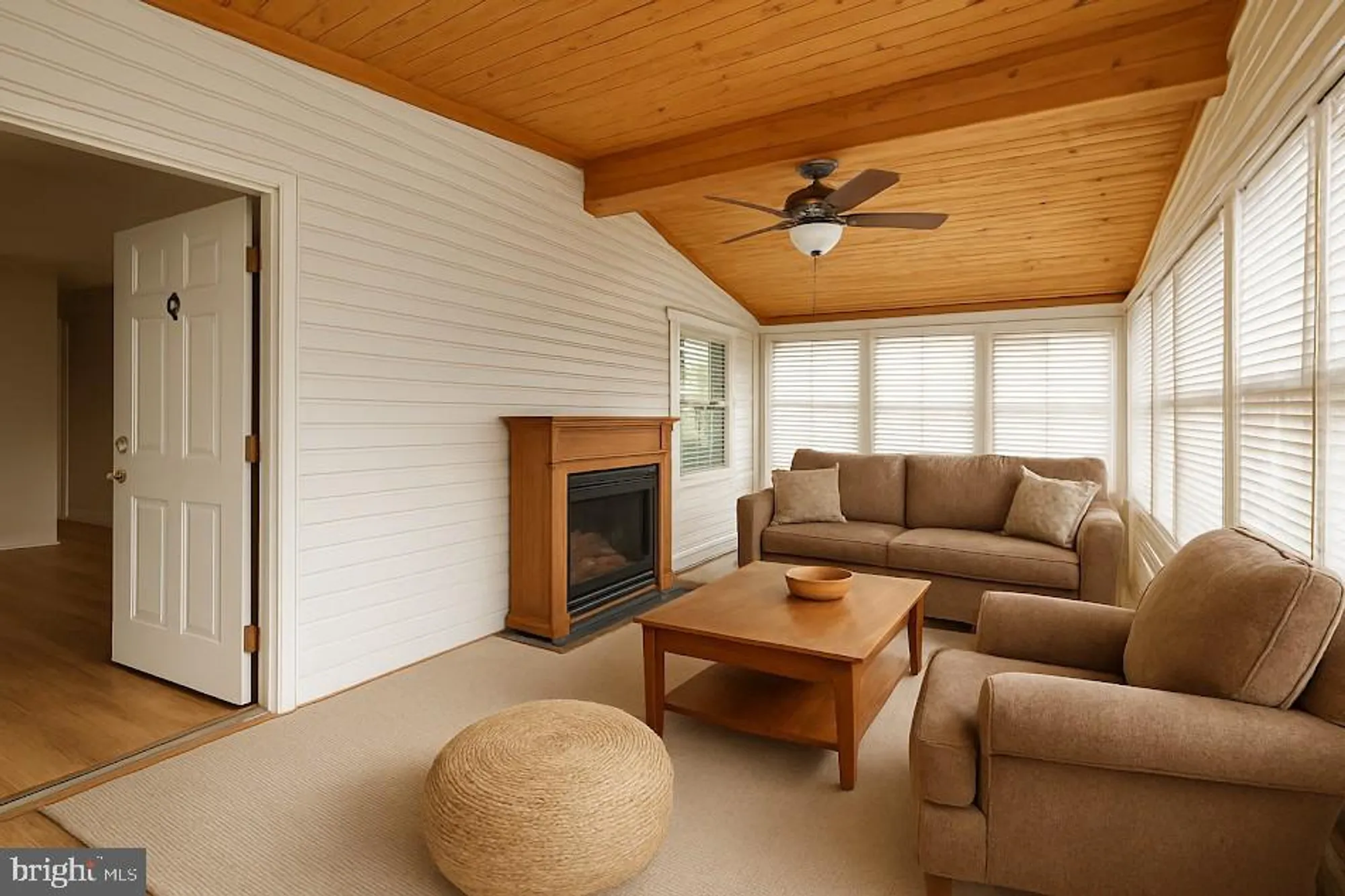 Property Slideshow image 2 of 15 | 331 farm ln, North Wales, PA, 19454