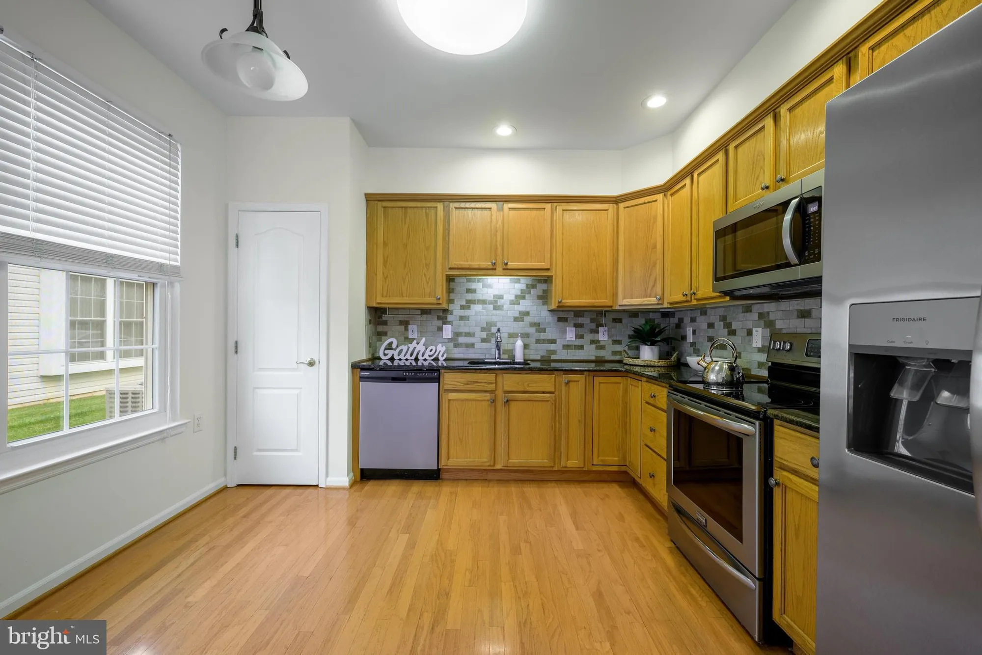 Property Slideshow image 5 of 41 | 8 jonquil pl, Marlton, NJ, 08053