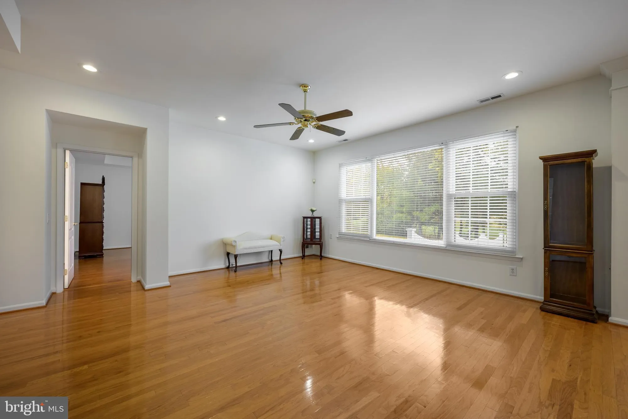 Property Slideshow image 12 of 41 | 8 jonquil pl, Marlton, NJ, 08053